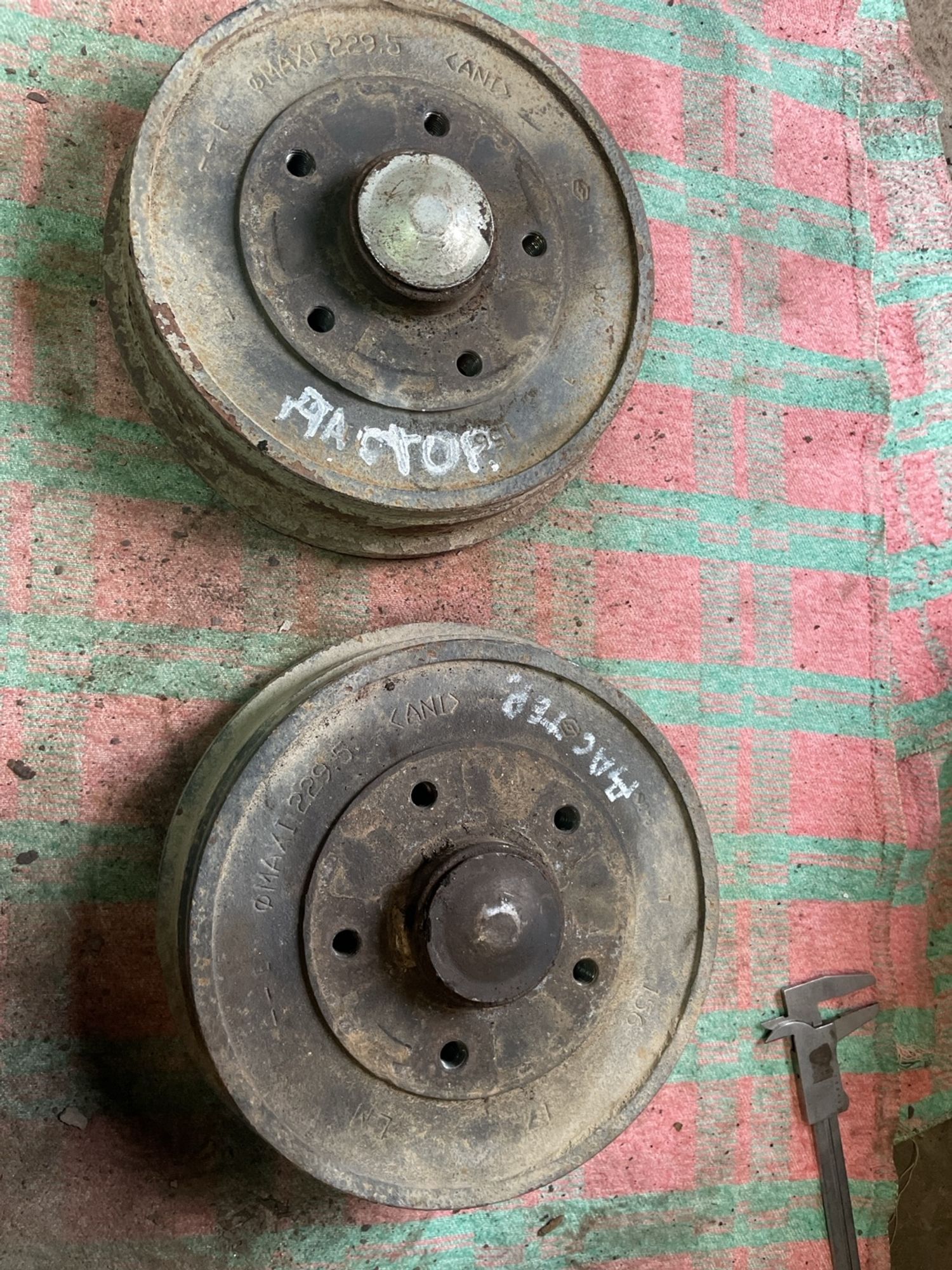 https://gcs.partsauto.market/rn-stockpro.appspot.com/thmbs/userImages/f92b14355489e3b224da6399a17e0798/part/04f65d61-2795-403b-895e-47ef8a5e3a99_1746174722304.jpg