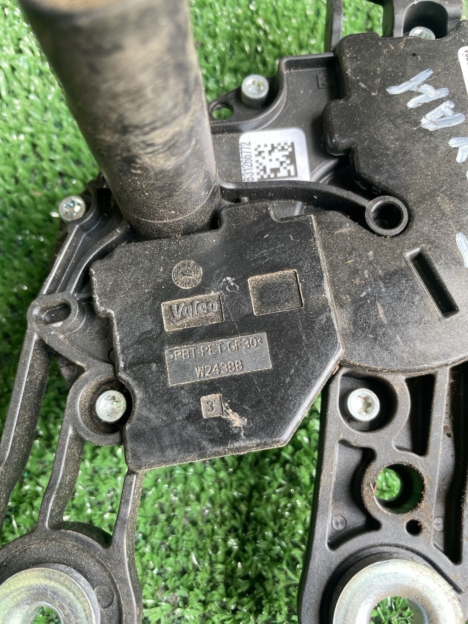 https://gcs.partsauto.market/rn-stockpro.appspot.com/thmbs/userImages/f92b14355489e3b224da6399a17e0798/part/06a71581-ab72-46c6-90ed-0cdbc5b7f13a_1746959986853.jpg