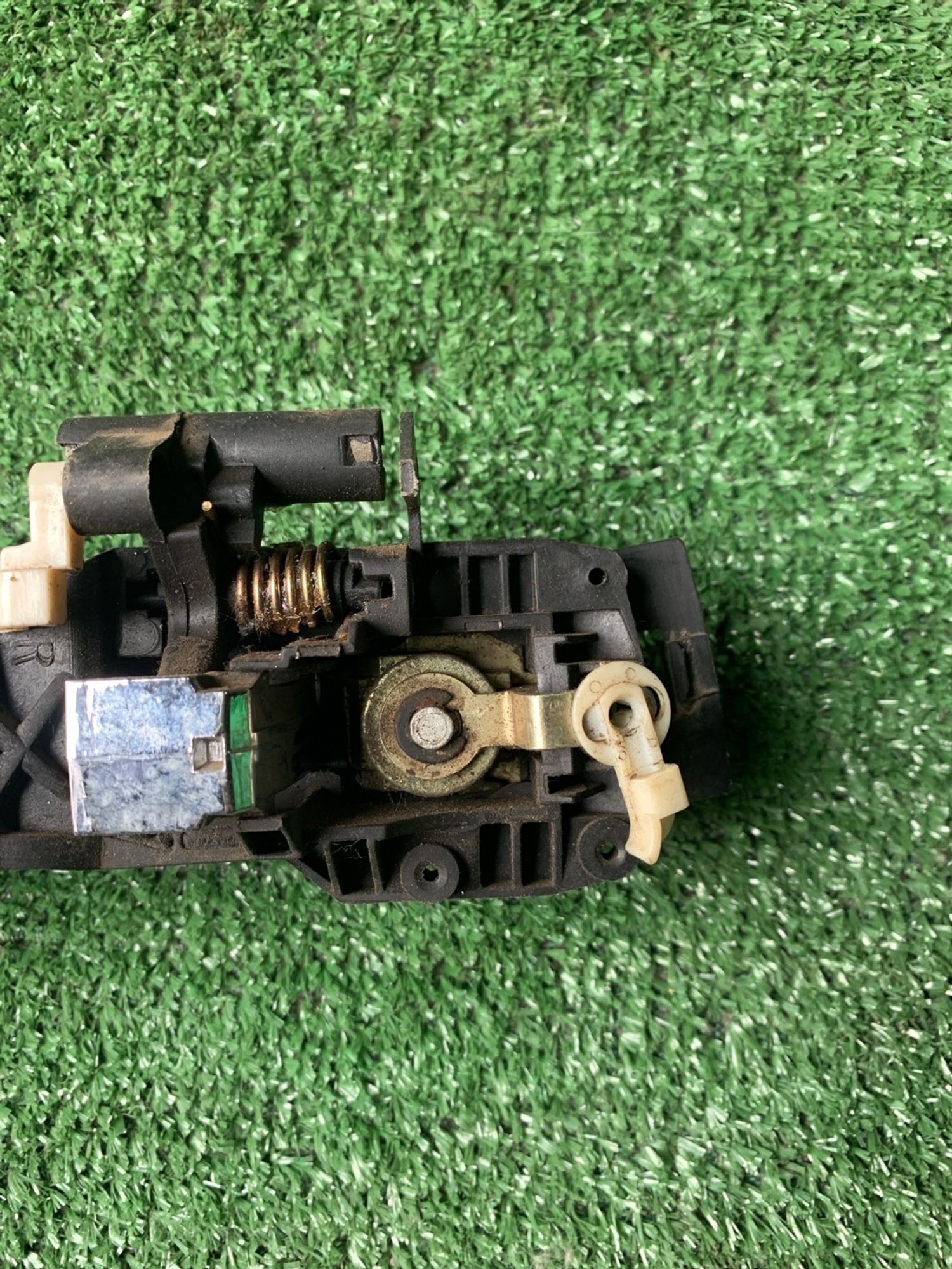 https://gcs.partsauto.market/rn-stockpro.appspot.com/thmbs/userImages/f92b14355489e3b224da6399a17e0798/part/08c2fa23-ef73-4ede-ae68-3774de80b927_1747556309923.jpg
