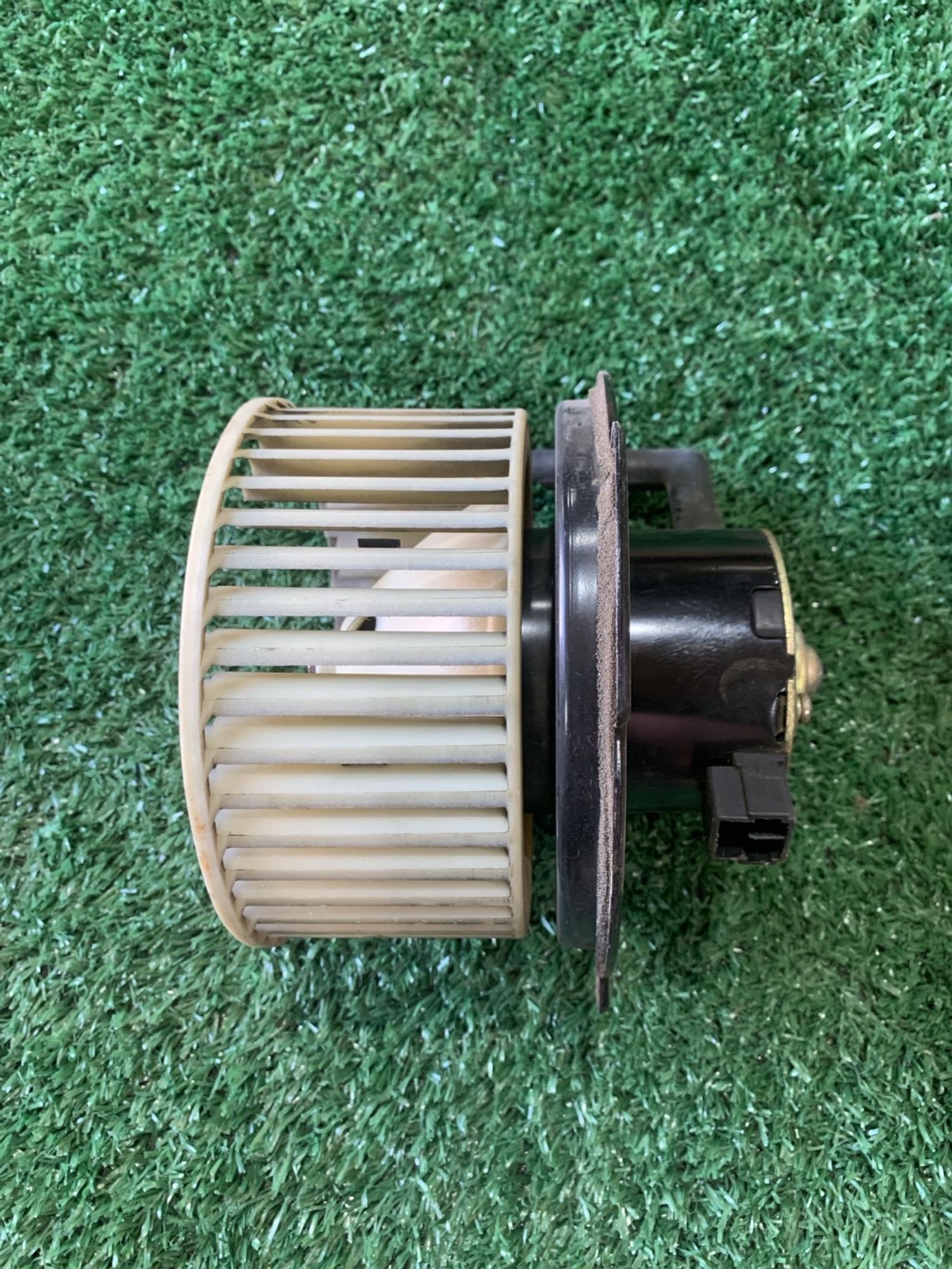 https://gcs.partsauto.market/rn-stockpro.appspot.com/thmbs/userImages/f92b14355489e3b224da6399a17e0798/part/0ca81836-5494-44ce-94e8-d10d0e53d816_1748940478864.jpg