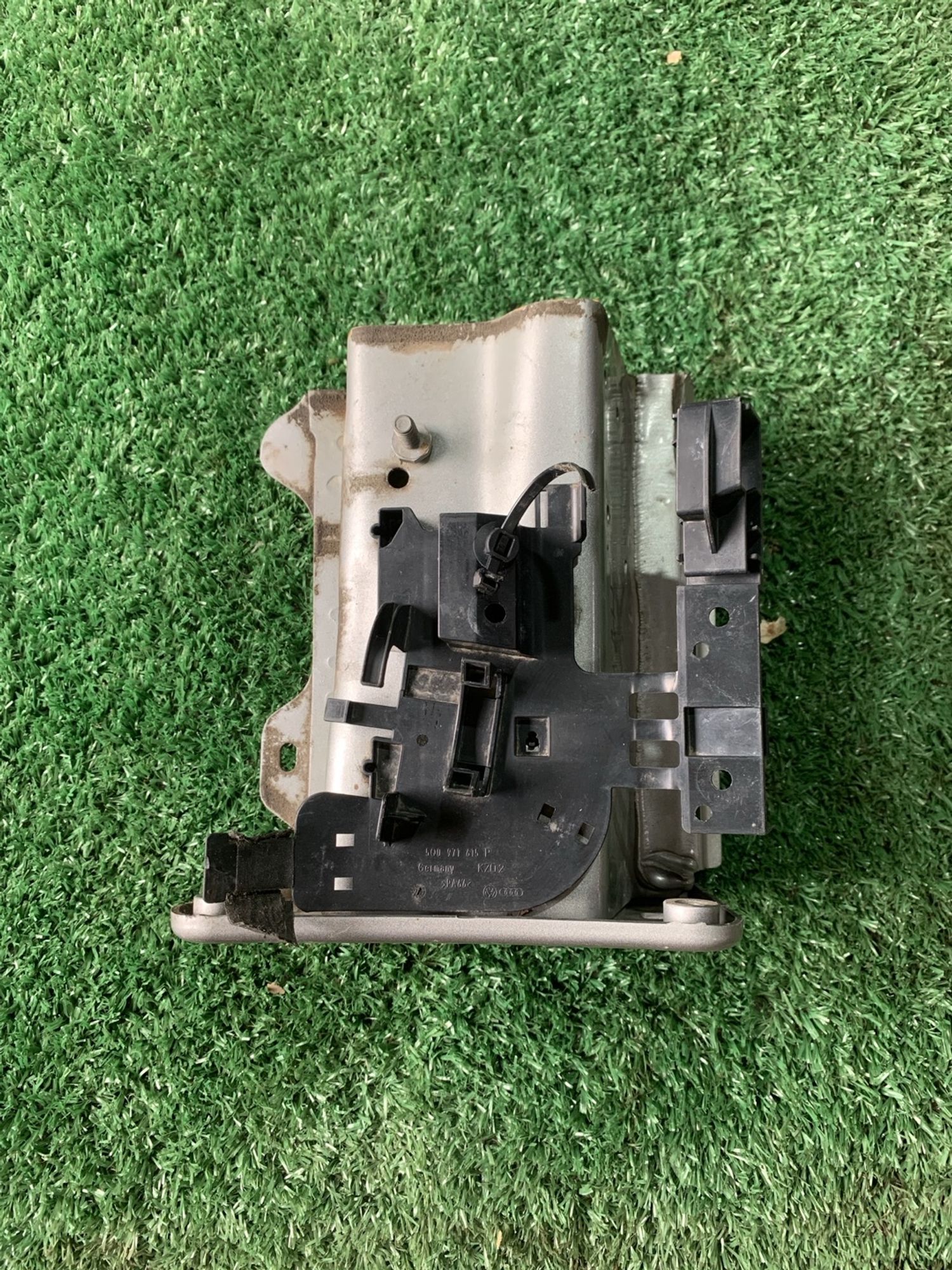 https://gcs.partsauto.market/rn-stockpro.appspot.com/thmbs/userImages/f92b14355489e3b224da6399a17e0798/part/100be299-80b1-4c25-98ff-1699b6e5089e_1749979164496.jpg