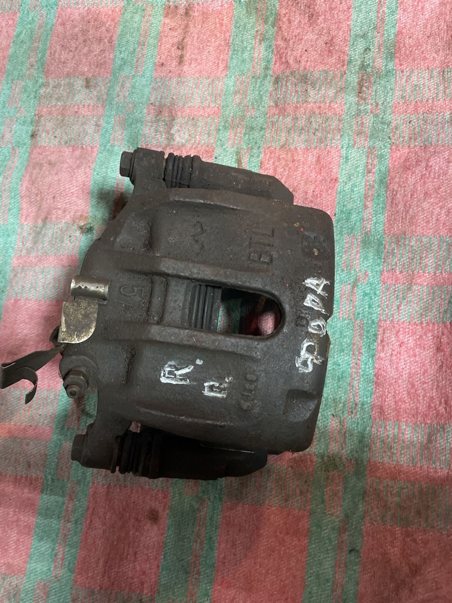 https://gcs.partsauto.market/rn-stockpro.appspot.com/thmbs/userImages/f92b14355489e3b224da6399a17e0798/part/135e8f31-7bcd-4929-8302-536922e8ba12_1746272753108.jpg