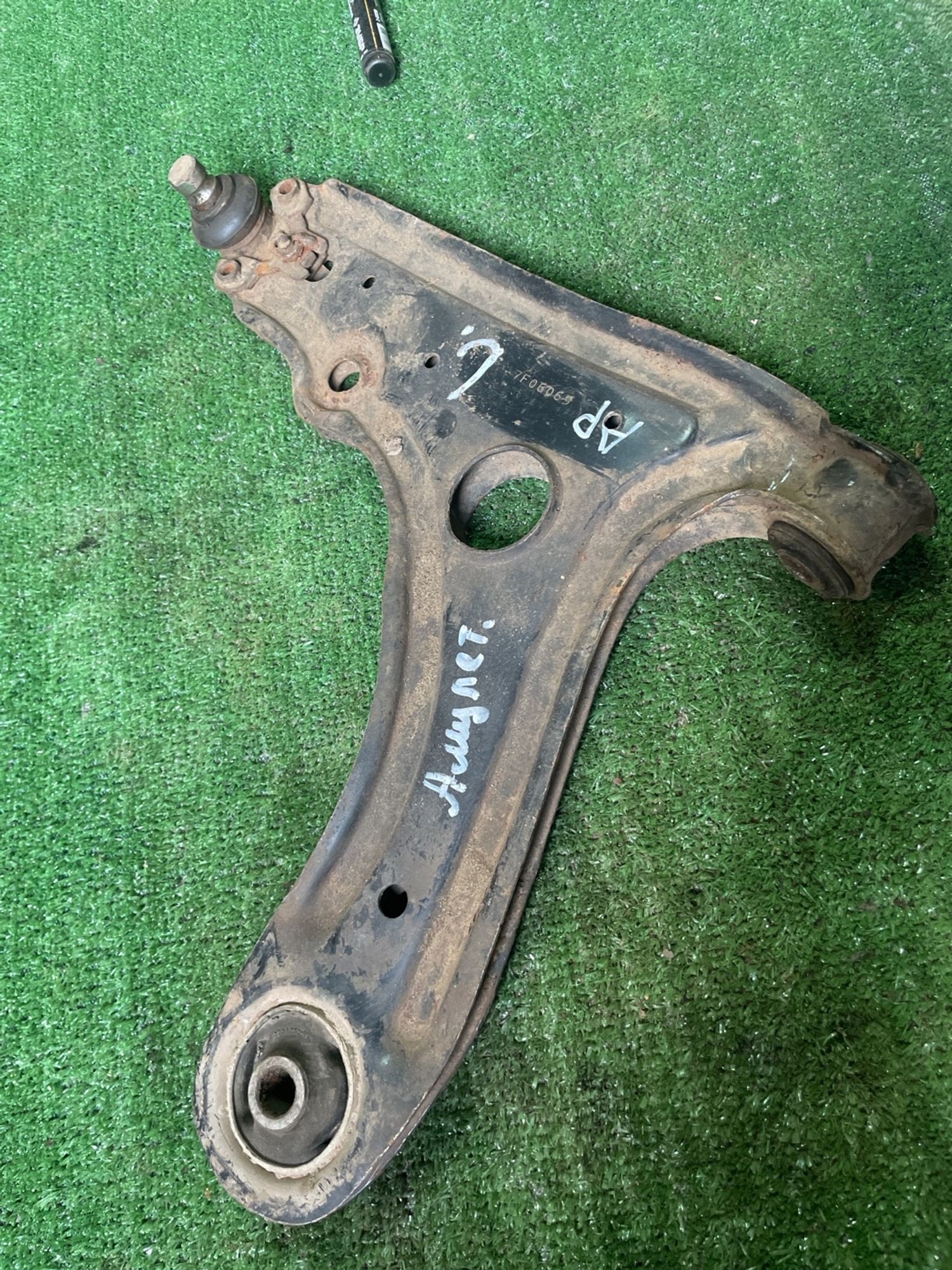 Рычаг передний левый Chery Amulet (A15) I 2006