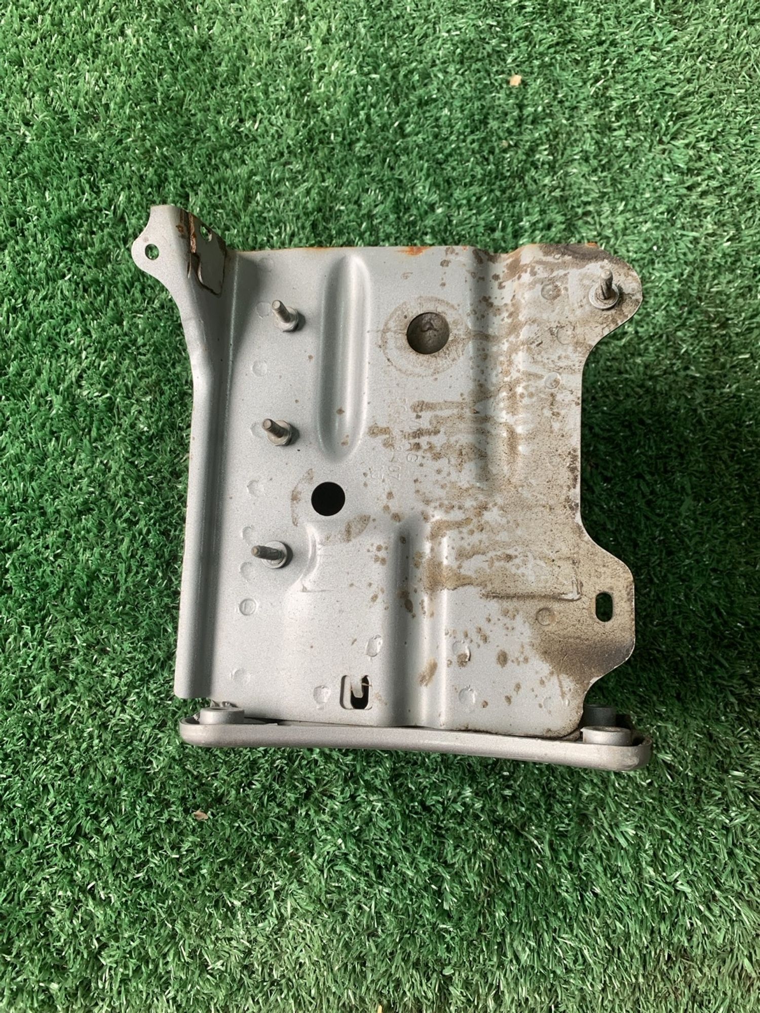 https://gcs.partsauto.market/rn-stockpro.appspot.com/thmbs/userImages/f92b14355489e3b224da6399a17e0798/part/1dff773a-1aec-4a13-b3d2-7d3d9f207d3c_1749979156486.jpg
