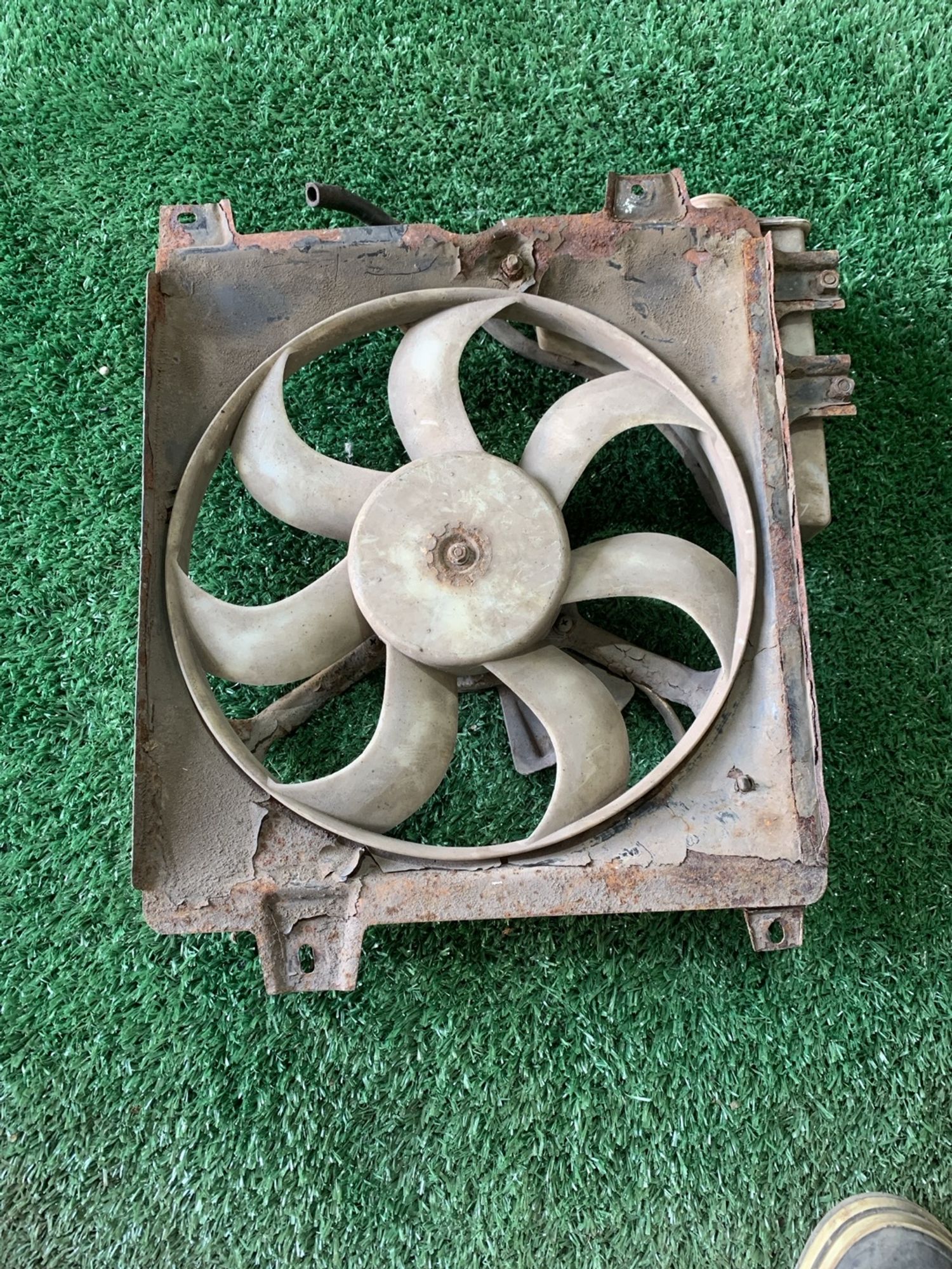 https://gcs.partsauto.market/rn-stockpro.appspot.com/thmbs/userImages/f92b14355489e3b224da6399a17e0798/part/26f6ac14-d087-4fcb-a70d-d43b518be9e5_1749020947996.jpg