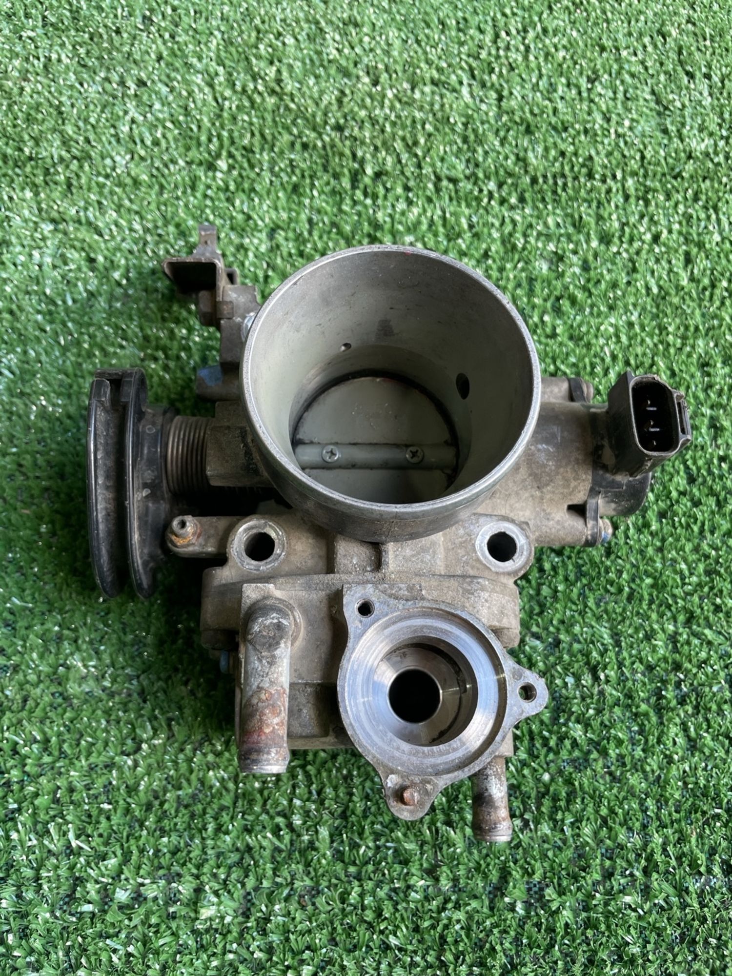 https://gcs.partsauto.market/rn-stockpro.appspot.com/thmbs/userImages/f92b14355489e3b224da6399a17e0798/part/292ba263-70c2-4d95-9ee2-e7c57e27d7eb_1746953462539.jpg
