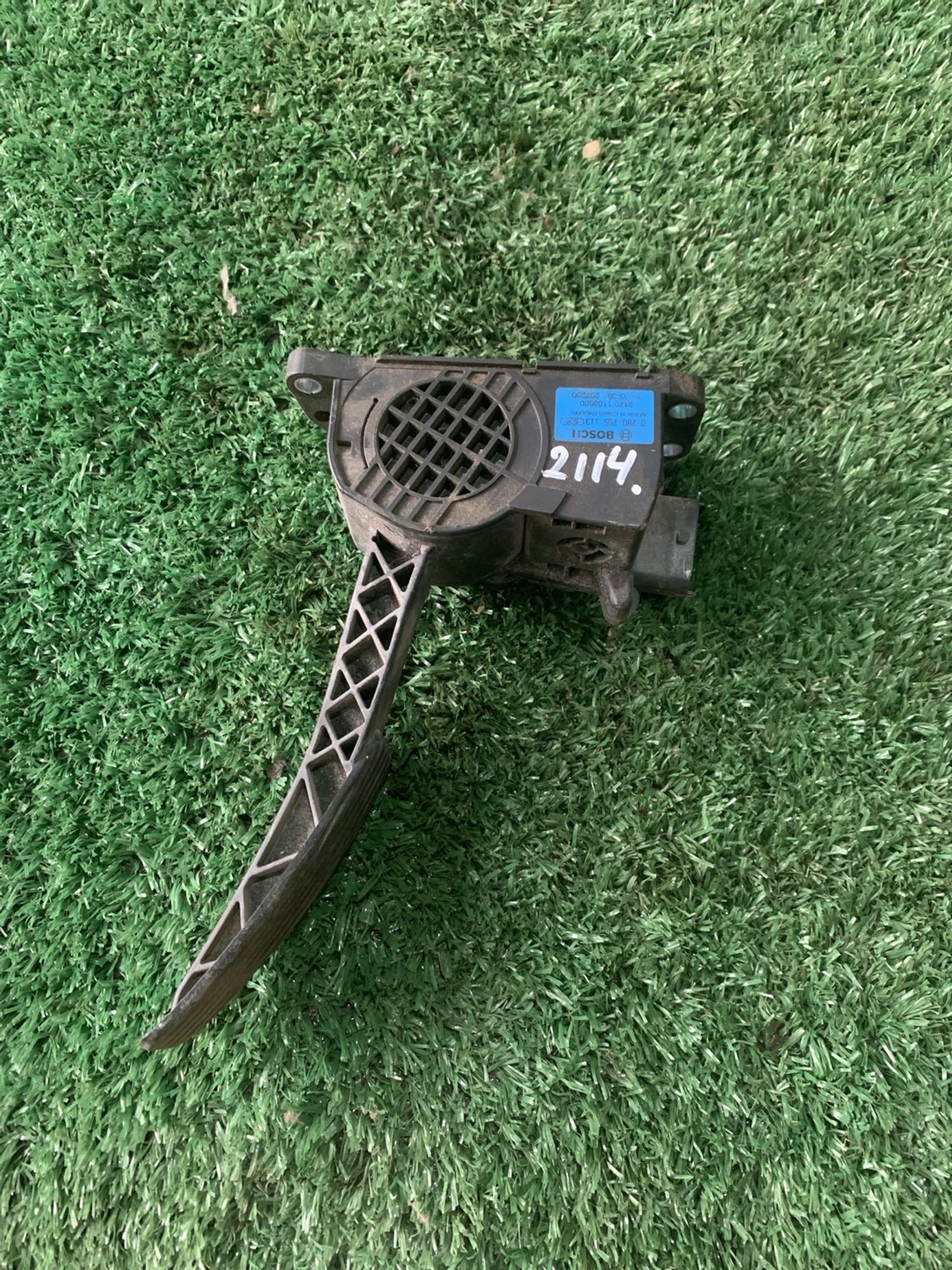 https://gcs.partsauto.market/rn-stockpro.appspot.com/thmbs/userImages/f92b14355489e3b224da6399a17e0798/part/2ef4af86-b8f6-4f20-81c1-a9e59d608323_1749712628153.jpg