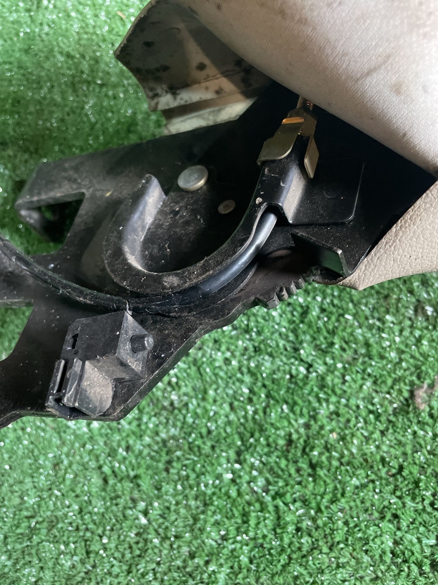 https://gcs.partsauto.market/rn-stockpro.appspot.com/thmbs/userImages/f92b14355489e3b224da6399a17e0798/part/2f2ebbbc-b6ff-4bdf-a983-50743a87268f_1747219665499.jpg