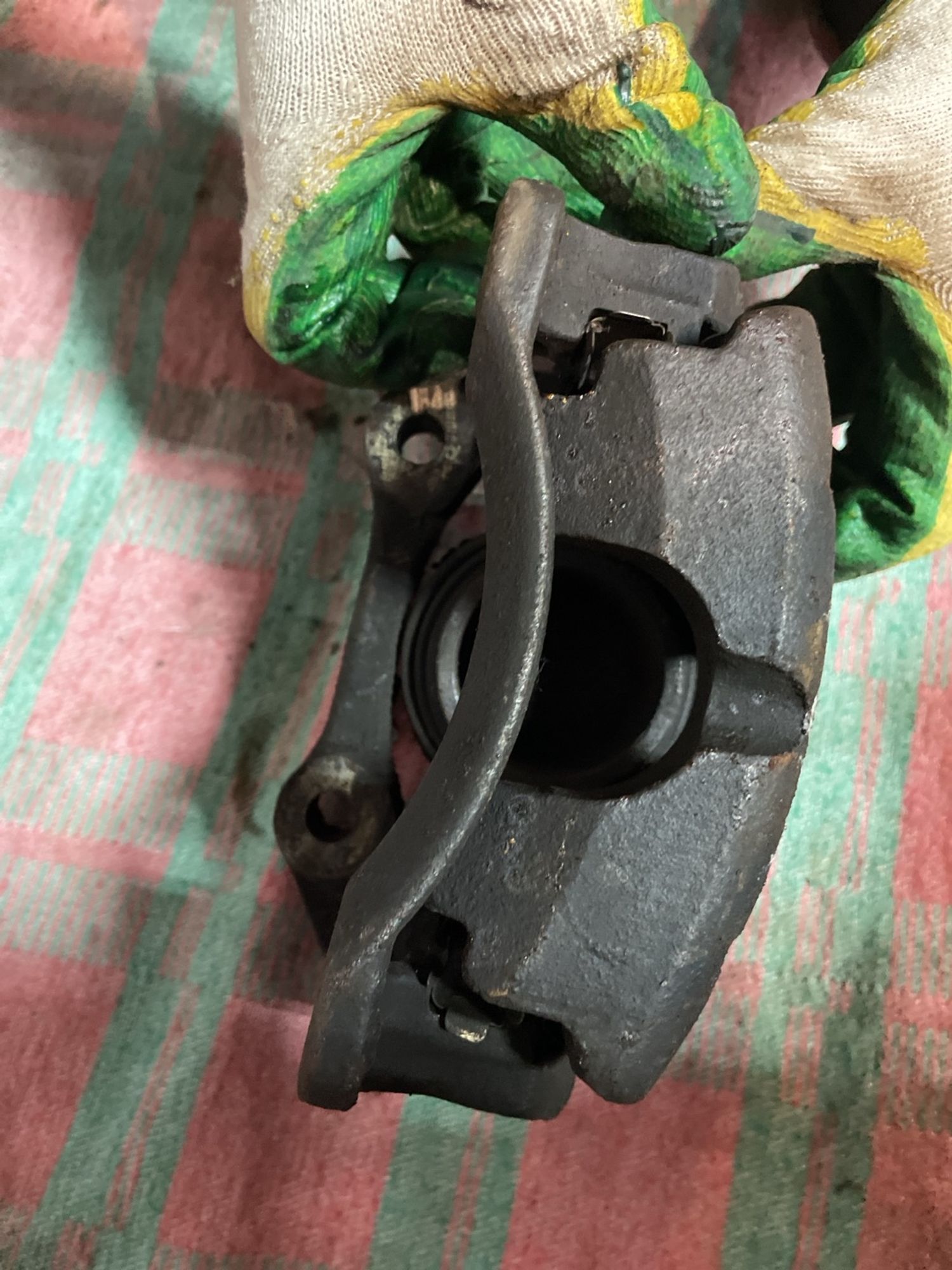 https://gcs.partsauto.market/rn-stockpro.appspot.com/thmbs/userImages/f92b14355489e3b224da6399a17e0798/part/32ff62a6-c91b-4985-9eea-bd590f826c23_1746277558022.jpg