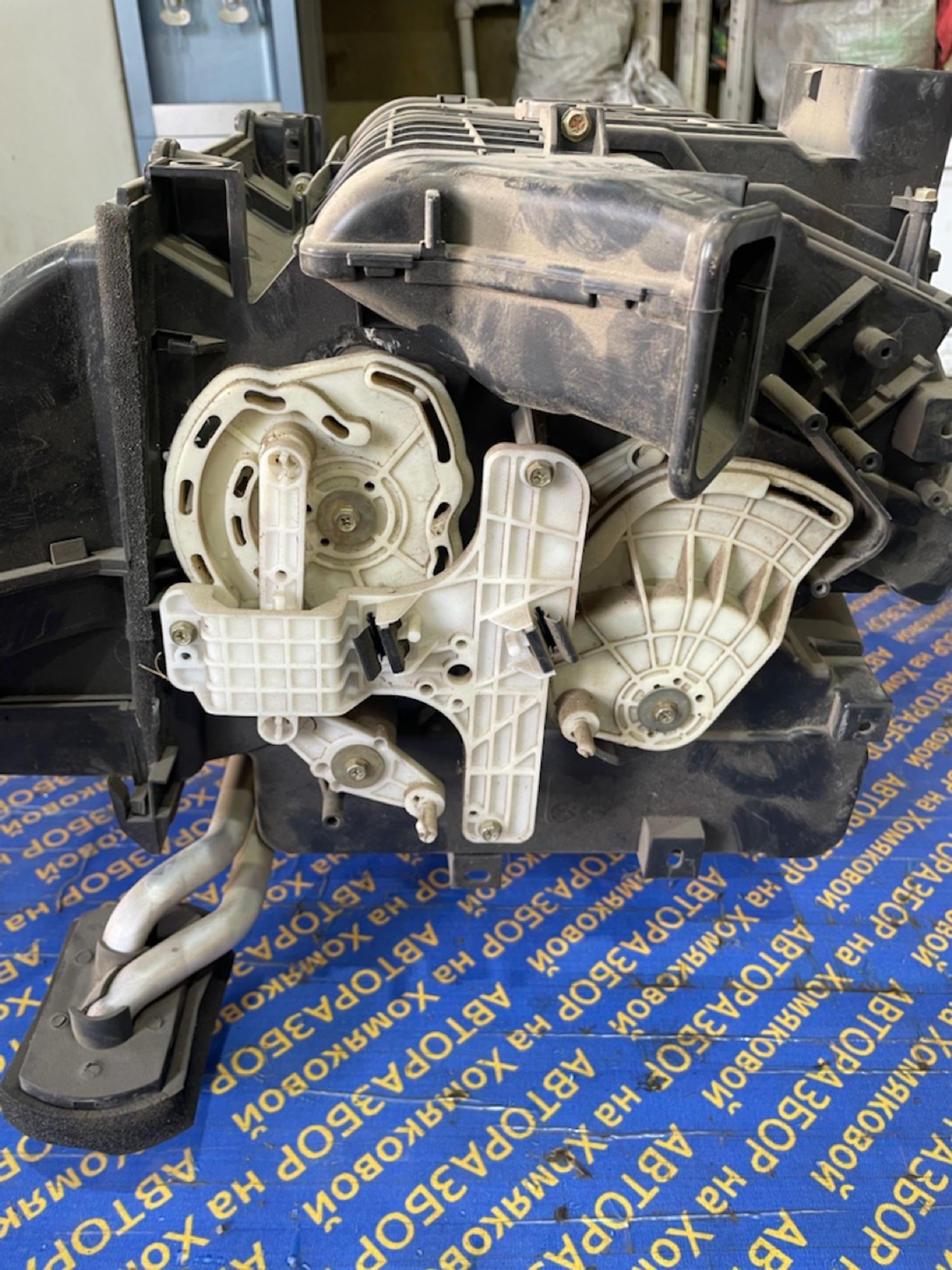 https://gcs.partsauto.market/rn-stockpro.appspot.com/thmbs/userImages/f92b14355489e3b224da6399a17e0798/part/3d364feb-394e-4fa4-9d52-5b1e5380a511_1746087438888.jpg