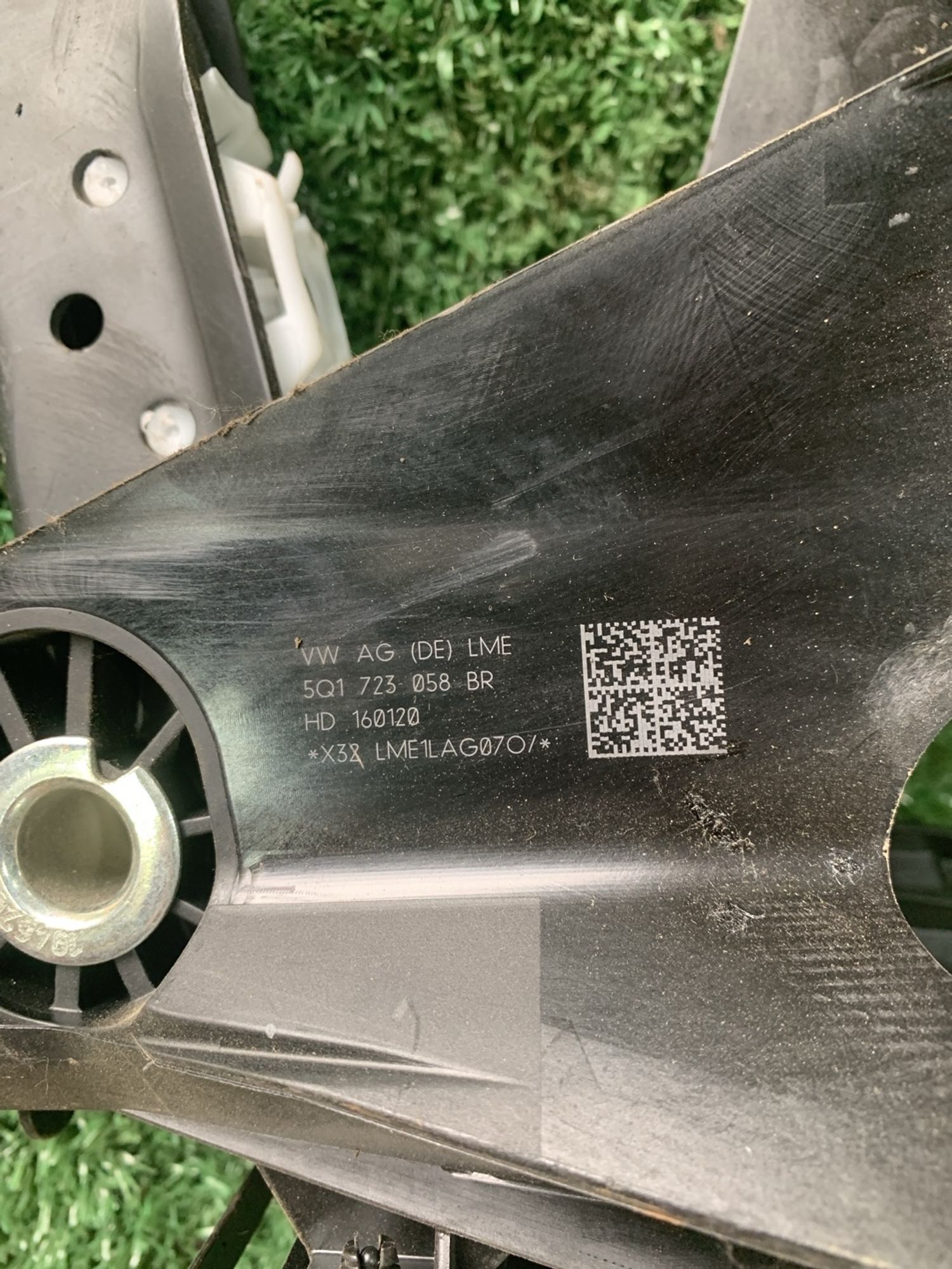https://gcs.partsauto.market/rn-stockpro.appspot.com/thmbs/userImages/f92b14355489e3b224da6399a17e0798/part/44886667-43c9-415a-ae49-0f7ebf64734b_1749712544075.jpg
