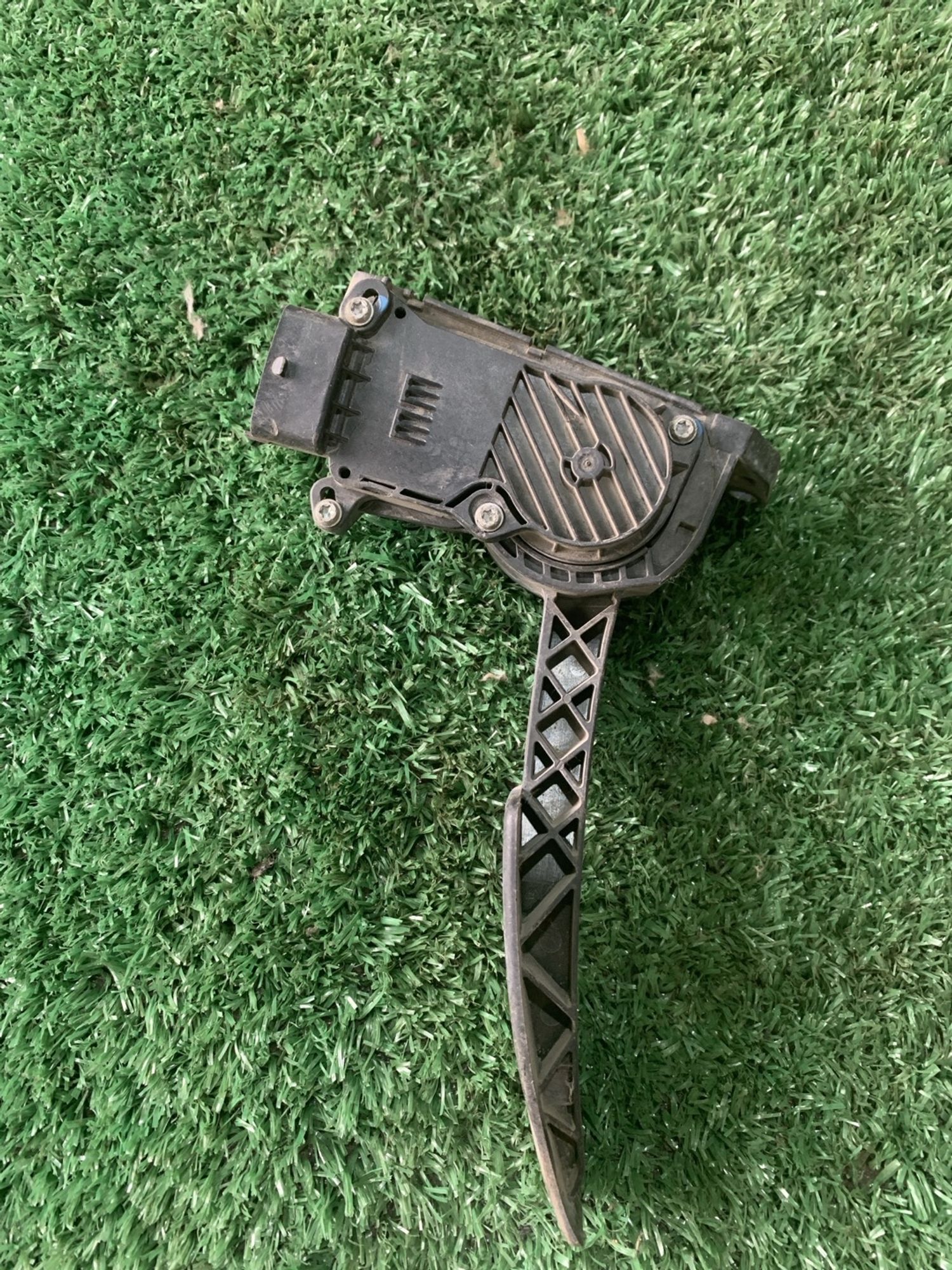 https://gcs.partsauto.market/rn-stockpro.appspot.com/thmbs/userImages/f92b14355489e3b224da6399a17e0798/part/557c03e4-76f9-4173-9adc-4677fc616845_1749712637624.jpg