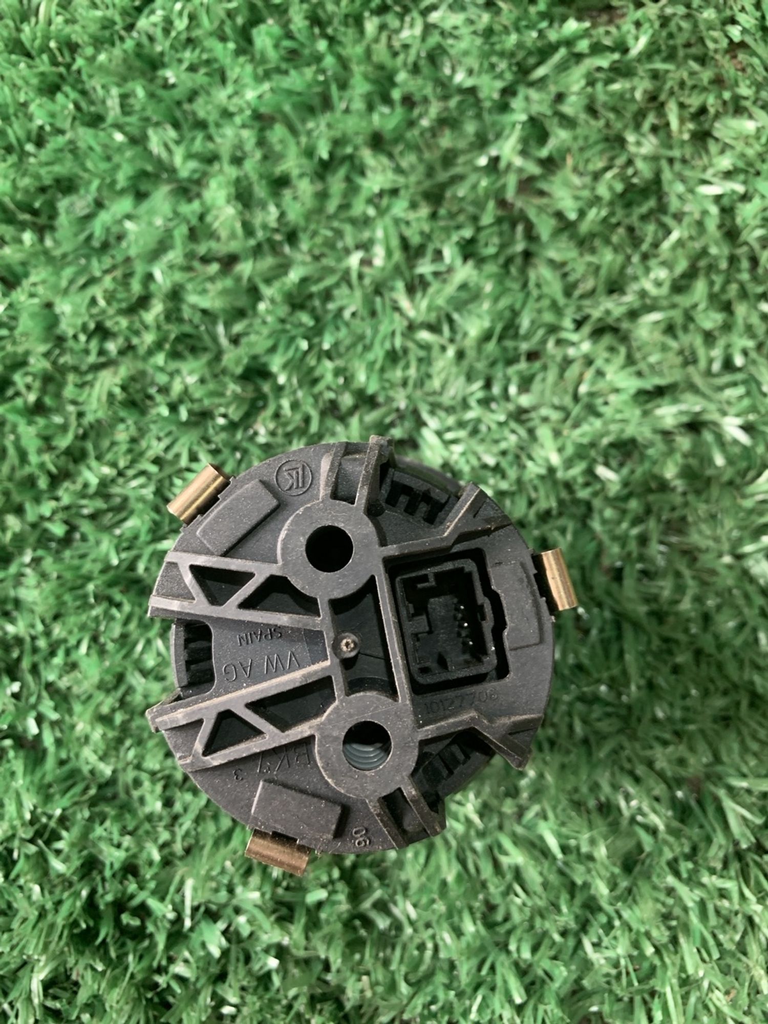 https://gcs.partsauto.market/rn-stockpro.appspot.com/thmbs/userImages/f92b14355489e3b224da6399a17e0798/part/55f6813f-fa82-43ab-b279-5d109666c933_1749987138934.jpg