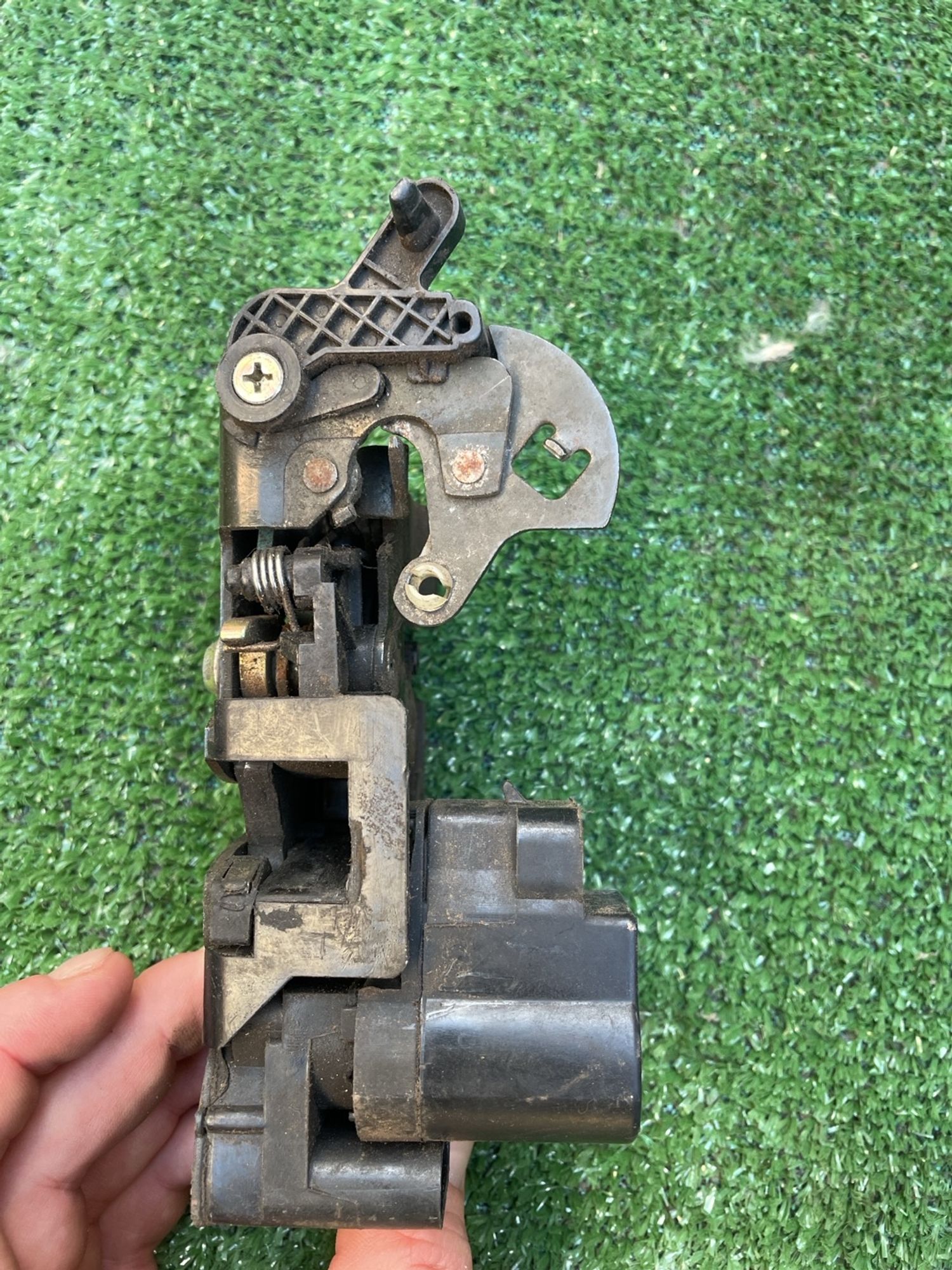 https://gcs.partsauto.market/rn-stockpro.appspot.com/thmbs/userImages/f92b14355489e3b224da6399a17e0798/part/5bde346f-afc7-4e07-8da2-f3f9dcb5deeb_1747318286626.jpg