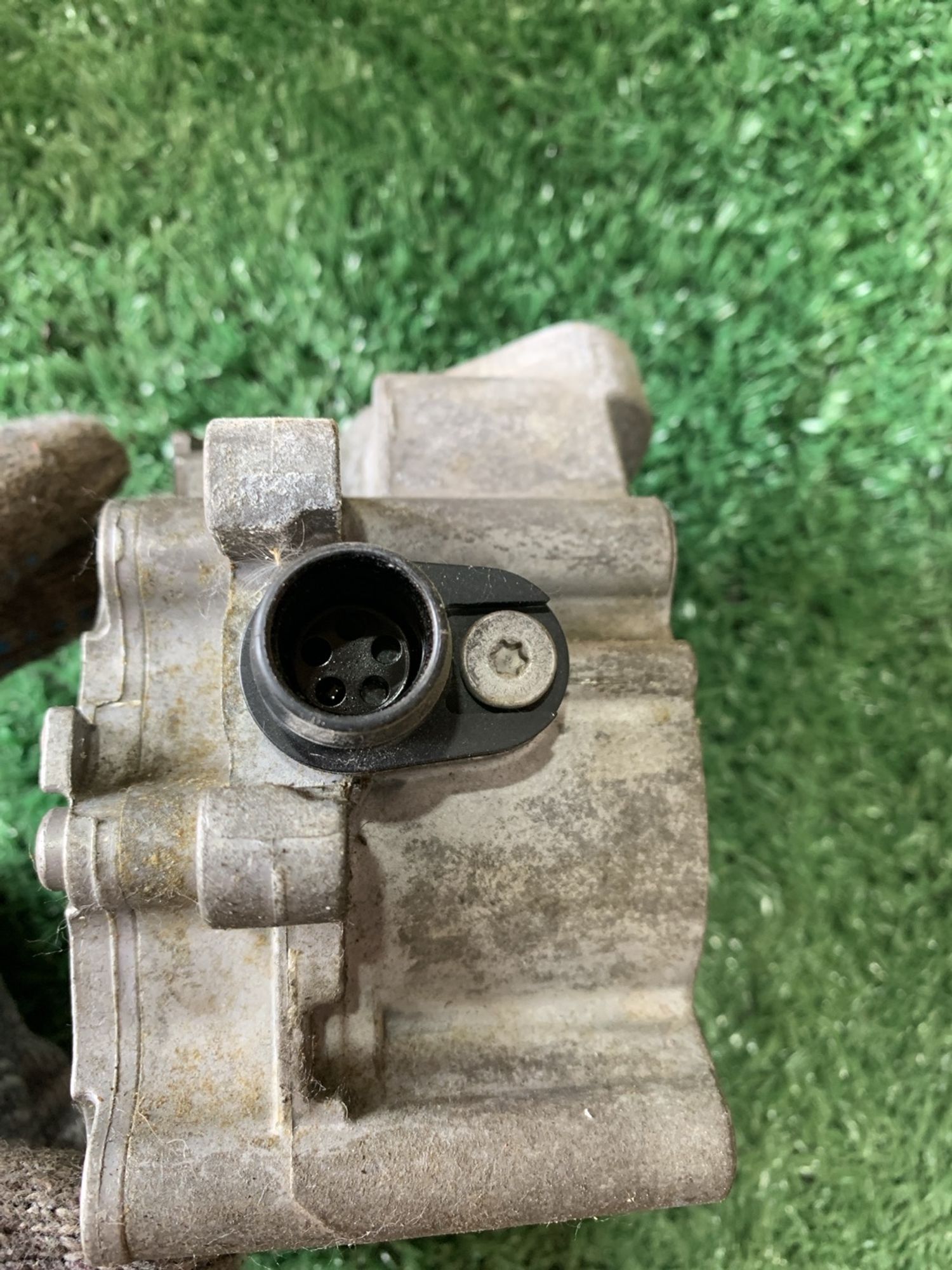 https://gcs.partsauto.market/rn-stockpro.appspot.com/thmbs/userImages/f92b14355489e3b224da6399a17e0798/part/5dbf2347-1bfe-4268-8543-7d3dfb9b97de_1749646273882.jpg