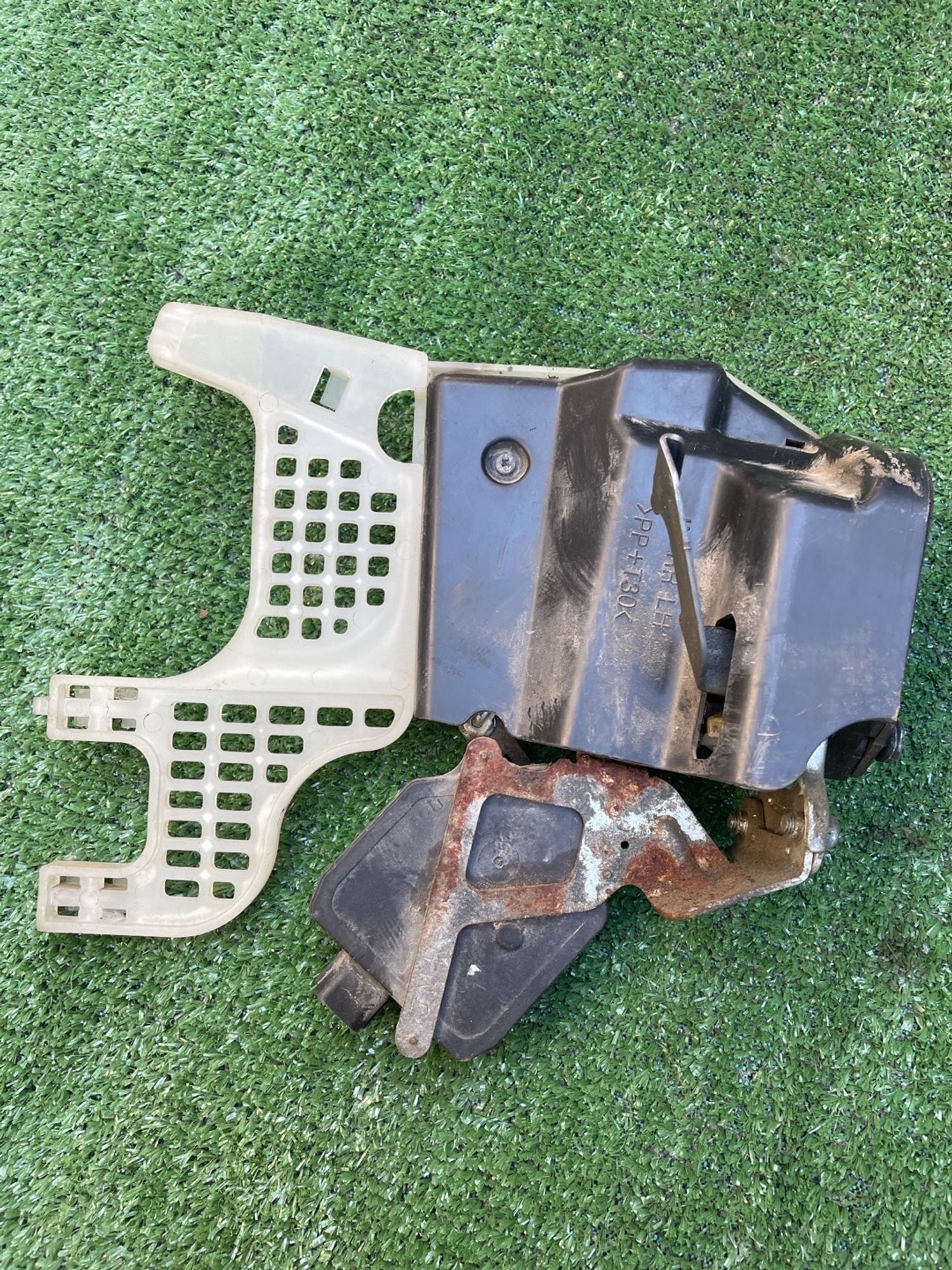https://gcs.partsauto.market/rn-stockpro.appspot.com/thmbs/userImages/f92b14355489e3b224da6399a17e0798/part/654c2d1c-42bc-43d3-bfb4-09d4bed2a495_1747316744556.jpg