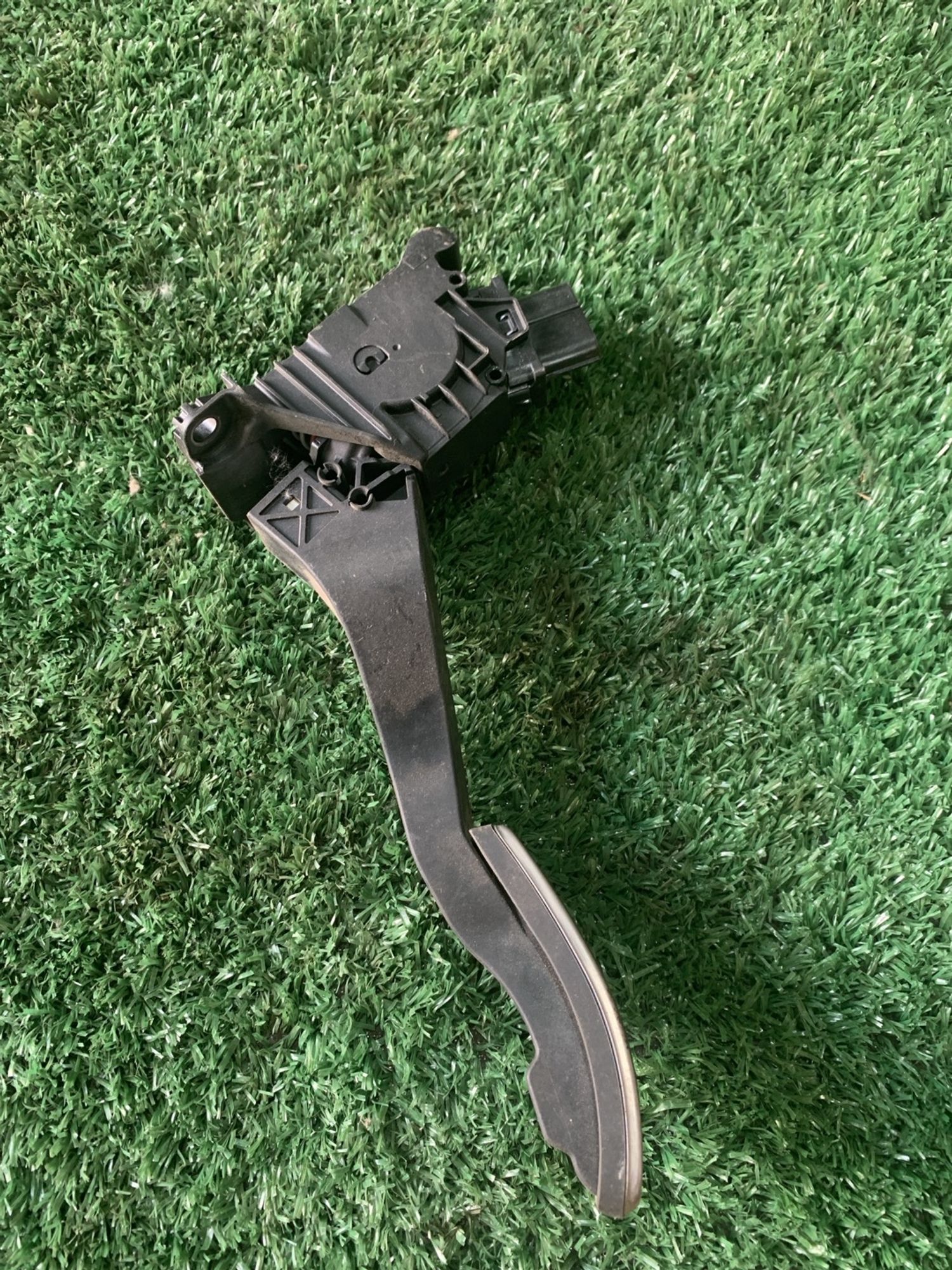 https://gcs.partsauto.market/rn-stockpro.appspot.com/thmbs/userImages/f92b14355489e3b224da6399a17e0798/part/654e55ff-c0a3-4873-ba7d-94ee152cc4db_1749708972797.jpg
