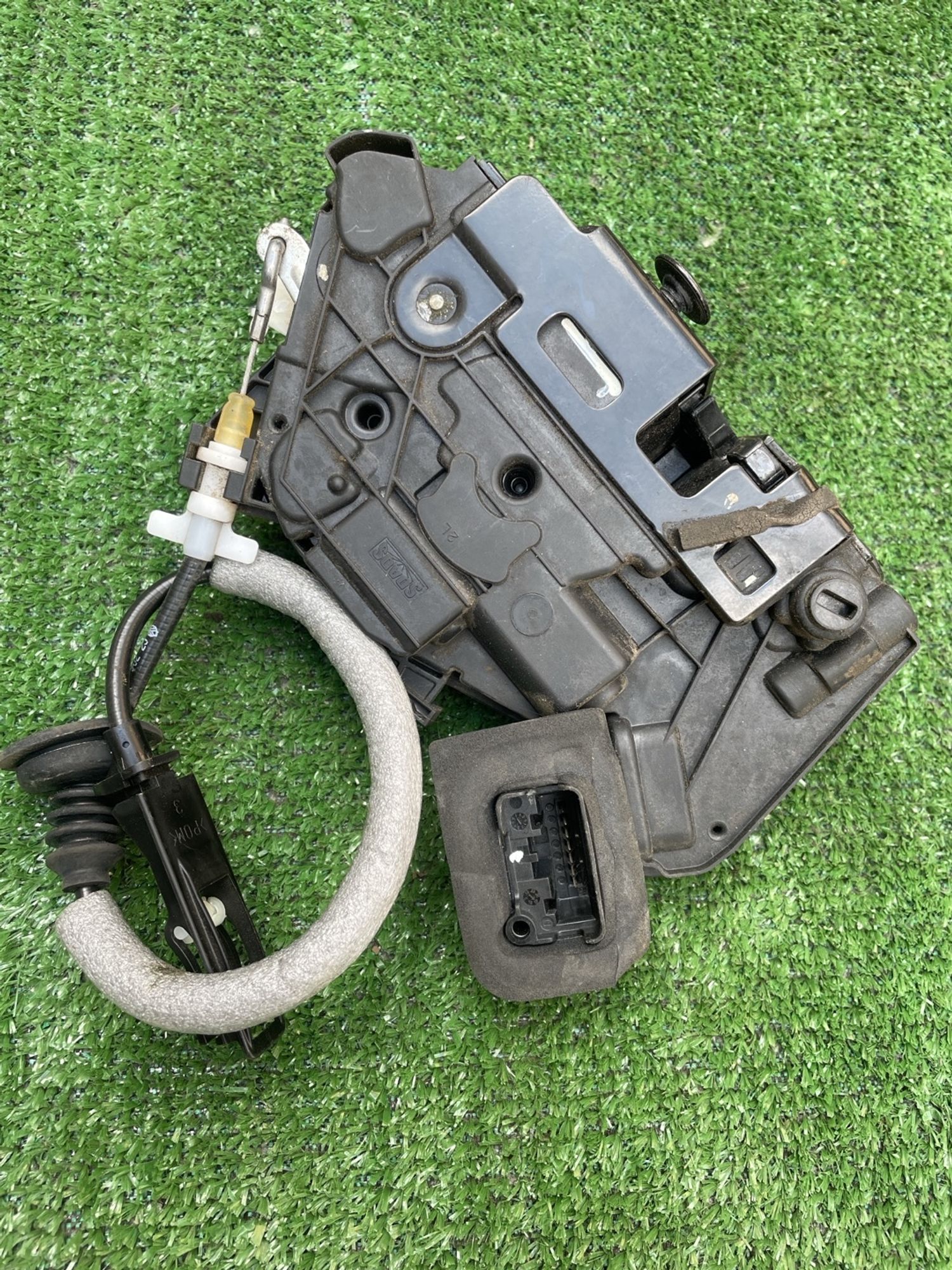https://gcs.partsauto.market/rn-stockpro.appspot.com/thmbs/userImages/f92b14355489e3b224da6399a17e0798/part/6798f3d9-c9a7-47b6-968c-159b7b589745_1747465893263.jpg