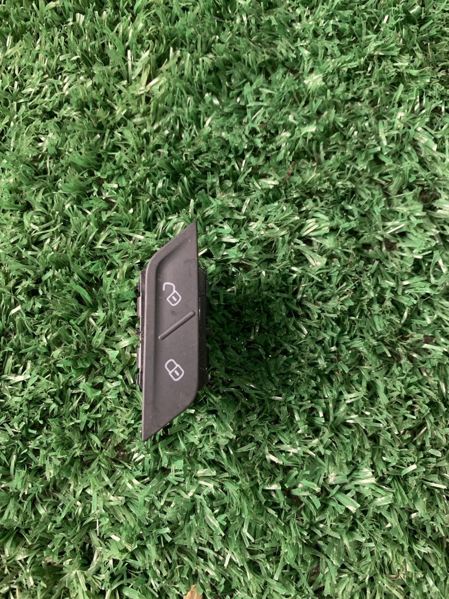 https://gcs.partsauto.market/rn-stockpro.appspot.com/thmbs/userImages/f92b14355489e3b224da6399a17e0798/part/80d7f8bb-0d61-466e-b8b8-ae69d99d1824_1749979536507.jpg