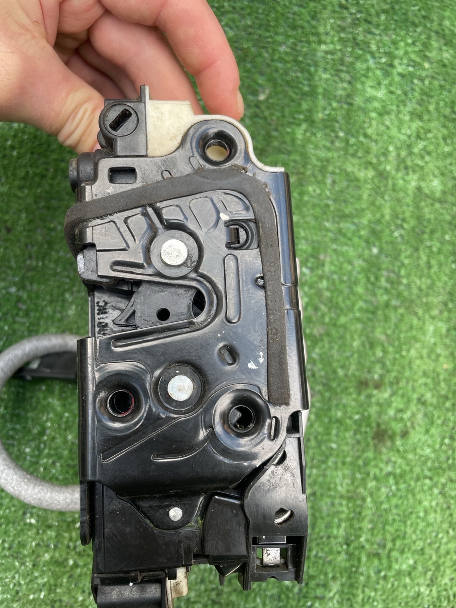 https://gcs.partsauto.market/rn-stockpro.appspot.com/thmbs/userImages/f92b14355489e3b224da6399a17e0798/part/879b7efc-db52-4595-b0e6-f9498f49b674_1747465914132.jpg