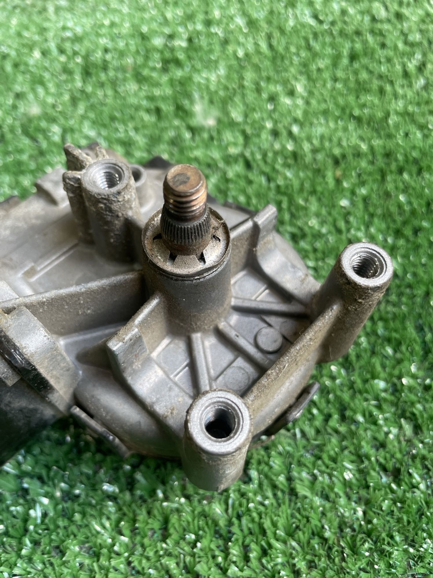 https://gcs.partsauto.market/rn-stockpro.appspot.com/thmbs/userImages/f92b14355489e3b224da6399a17e0798/part/87dfad19-5096-43b6-b8f8-14fca42e1404_1746960921577.jpg
