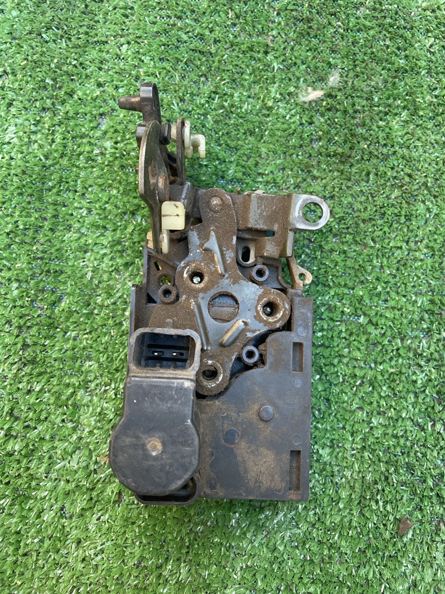 https://gcs.partsauto.market/rn-stockpro.appspot.com/thmbs/userImages/f92b14355489e3b224da6399a17e0798/part/89a5f1cd-e0fb-4162-a1be-4d63e2b565f7_1747318282505.jpg