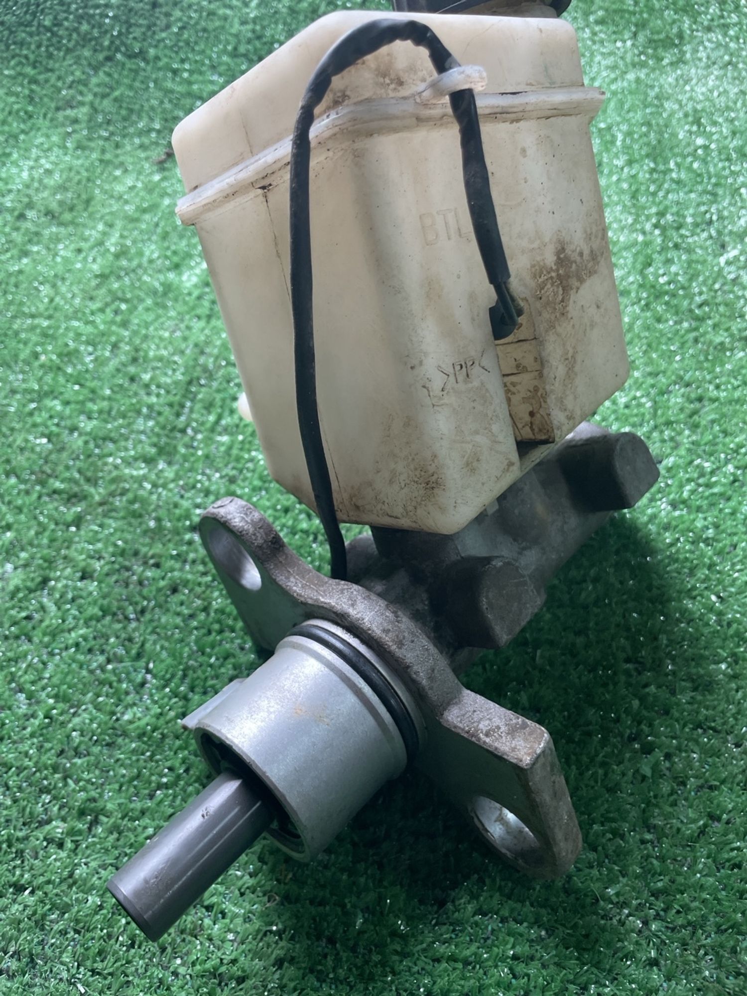 https://gcs.partsauto.market/rn-stockpro.appspot.com/thmbs/userImages/f92b14355489e3b224da6399a17e0798/part/8ff85685-a417-4a22-8733-04e10db580da_1746871625138.jpg