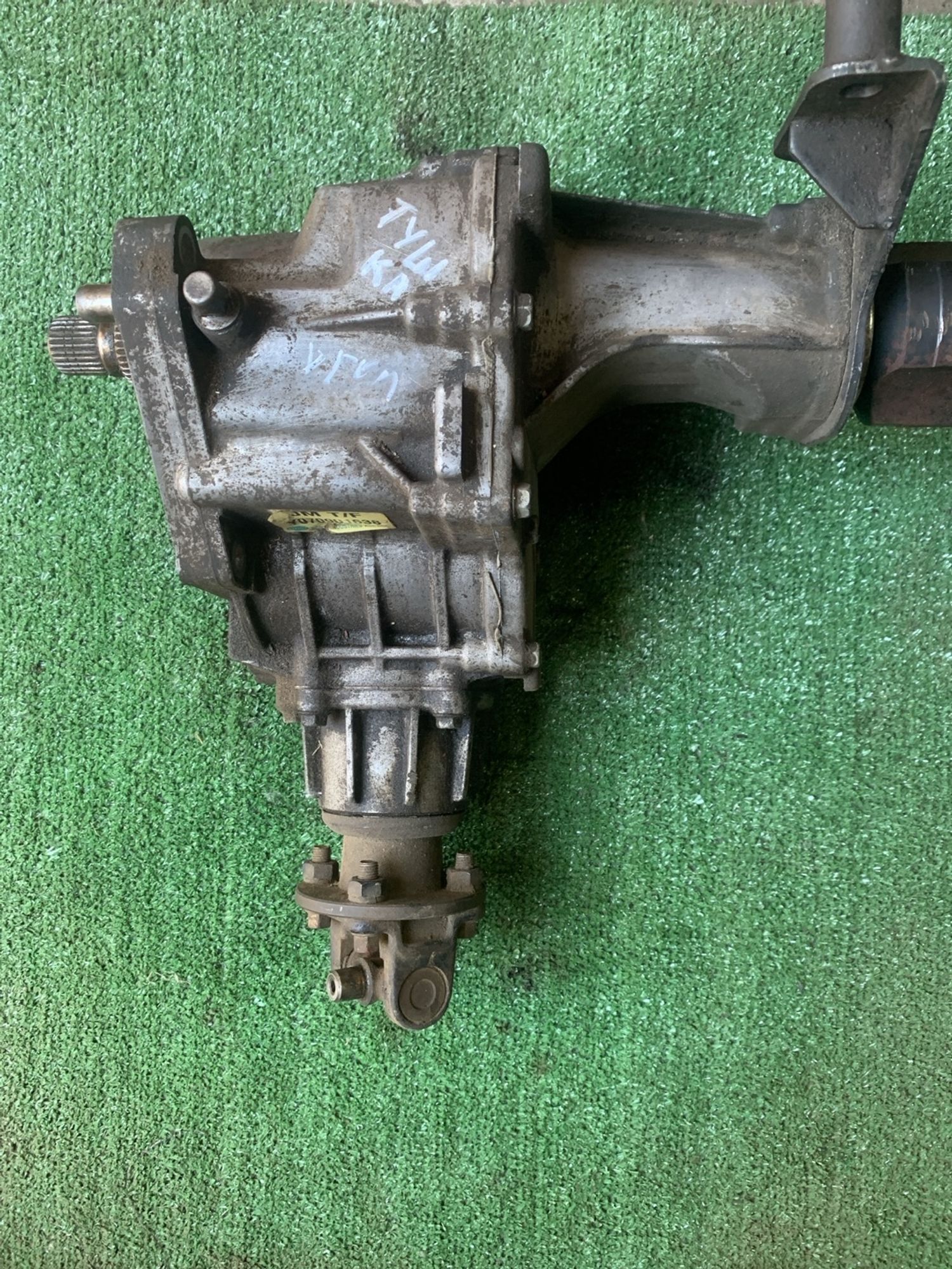 https://gcs.partsauto.market/rn-stockpro.appspot.com/thmbs/userImages/f92b14355489e3b224da6399a17e0798/part/90e67401-fc07-430b-8b73-1a014988076d_1748259684477.jpg