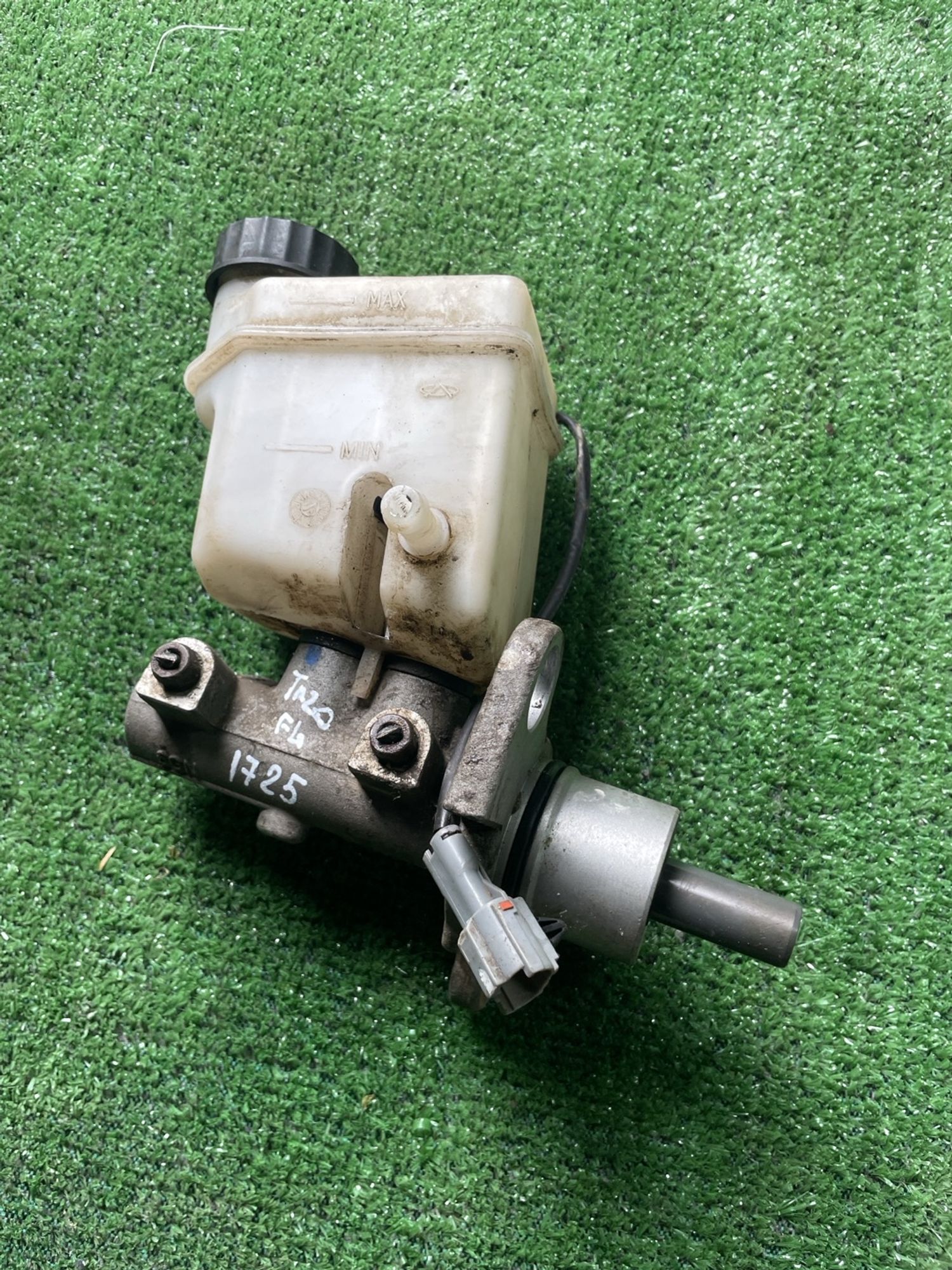 https://gcs.partsauto.market/rn-stockpro.appspot.com/thmbs/userImages/f92b14355489e3b224da6399a17e0798/part/91dee68d-5dbb-4eb5-8856-138ee3f99d6f_1746871613622.jpg