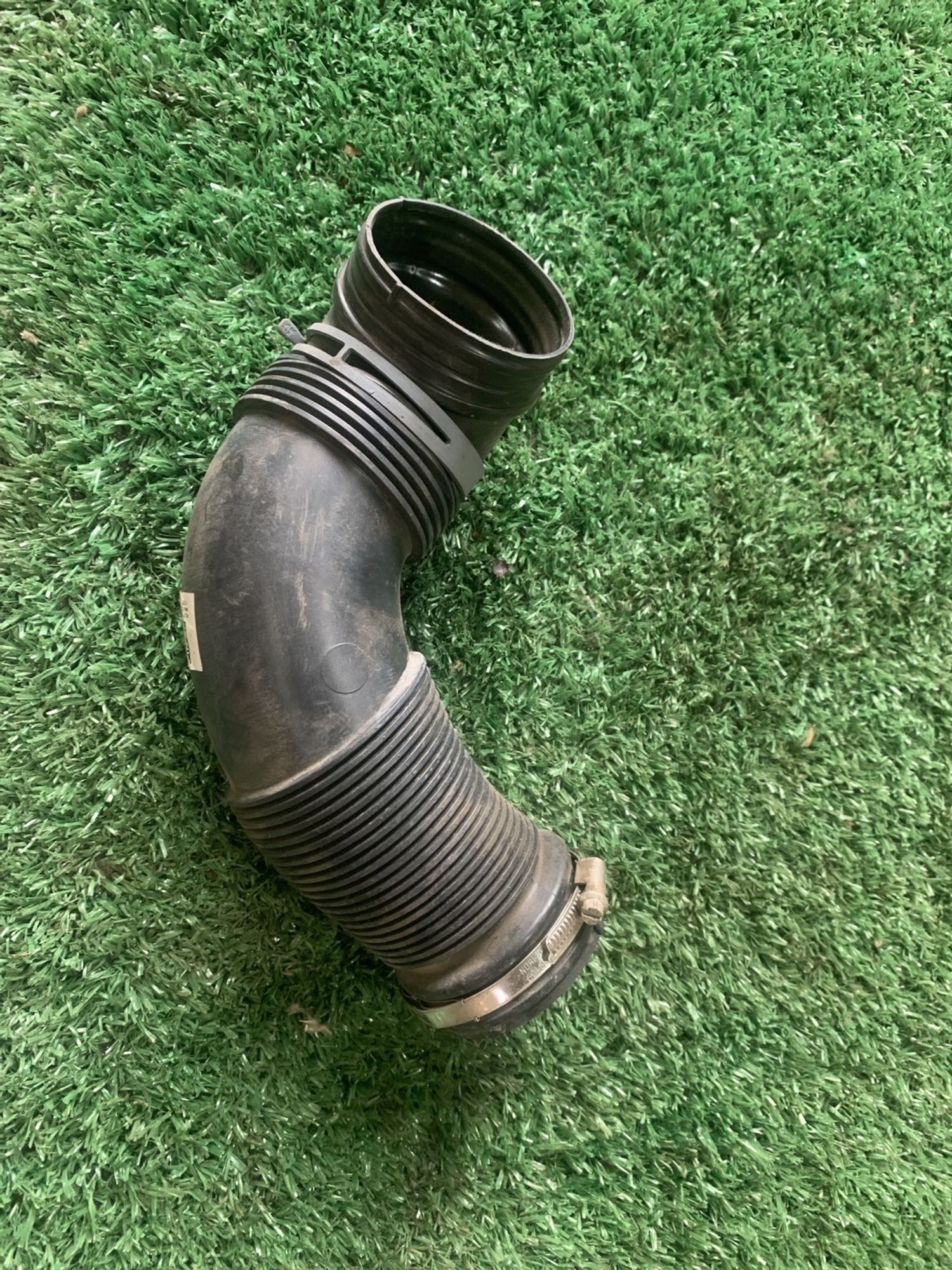 https://gcs.partsauto.market/rn-stockpro.appspot.com/thmbs/userImages/f92b14355489e3b224da6399a17e0798/part/98232905-87aa-4b44-9f92-3261c7d9c88f_1749800610443.jpg