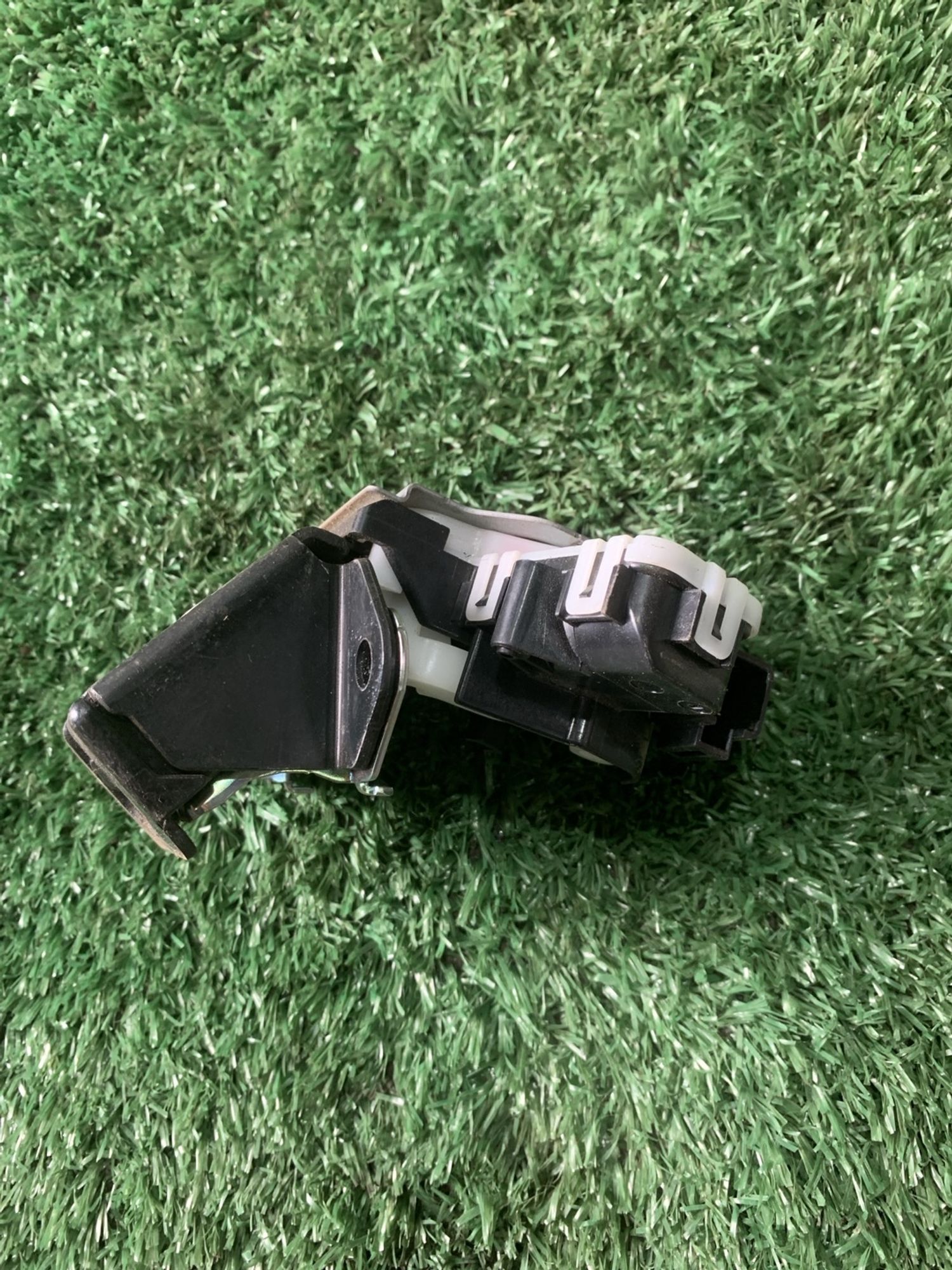 https://gcs.partsauto.market/rn-stockpro.appspot.com/thmbs/userImages/f92b14355489e3b224da6399a17e0798/part/a9603a66-340f-41cb-918e-440498ced1d5_1750486630731.jpg