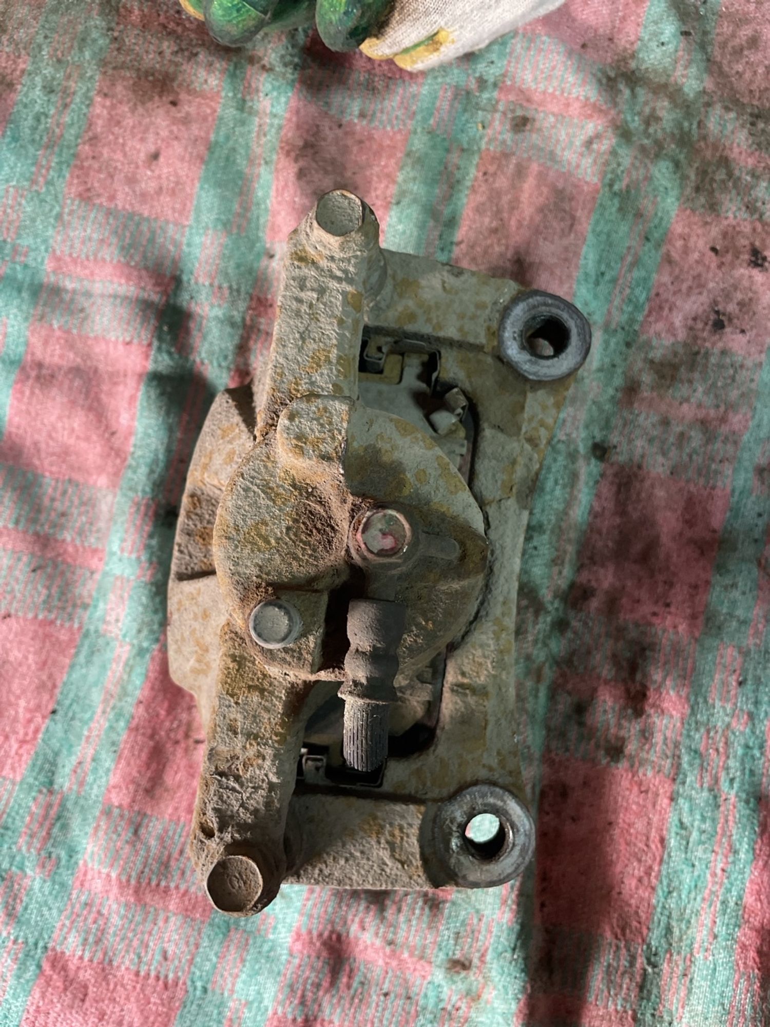 https://gcs.partsauto.market/rn-stockpro.appspot.com/thmbs/userImages/f92b14355489e3b224da6399a17e0798/part/cb05e21c-3e8e-4e36-9a7e-498a974367df_1746278742159.jpg