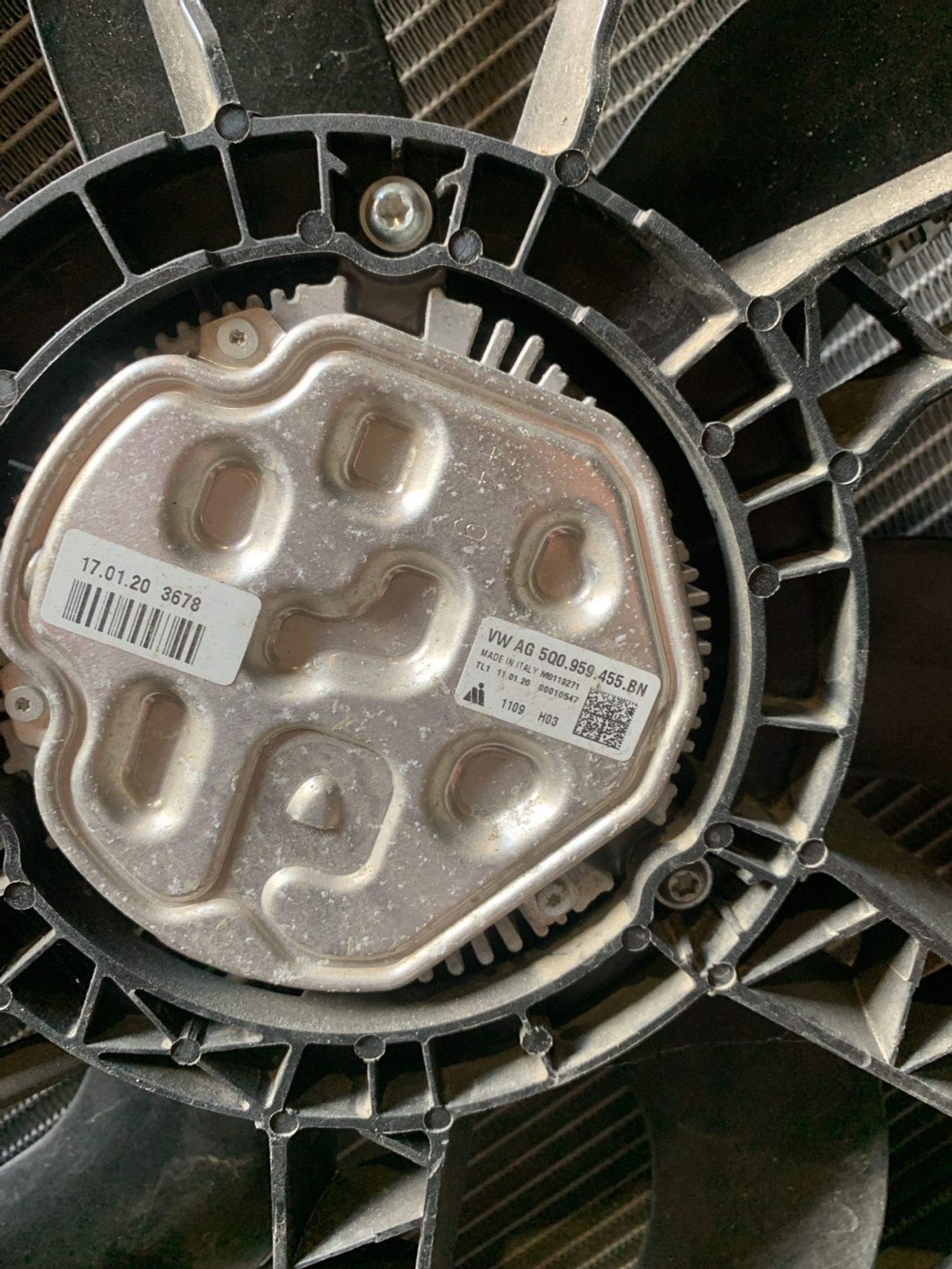 https://gcs.partsauto.market/rn-stockpro.appspot.com/thmbs/userImages/f92b14355489e3b224da6399a17e0798/part/cc376c39-b0b1-4b36-bee0-ad9b65c2da6c_1749027262801.jpg