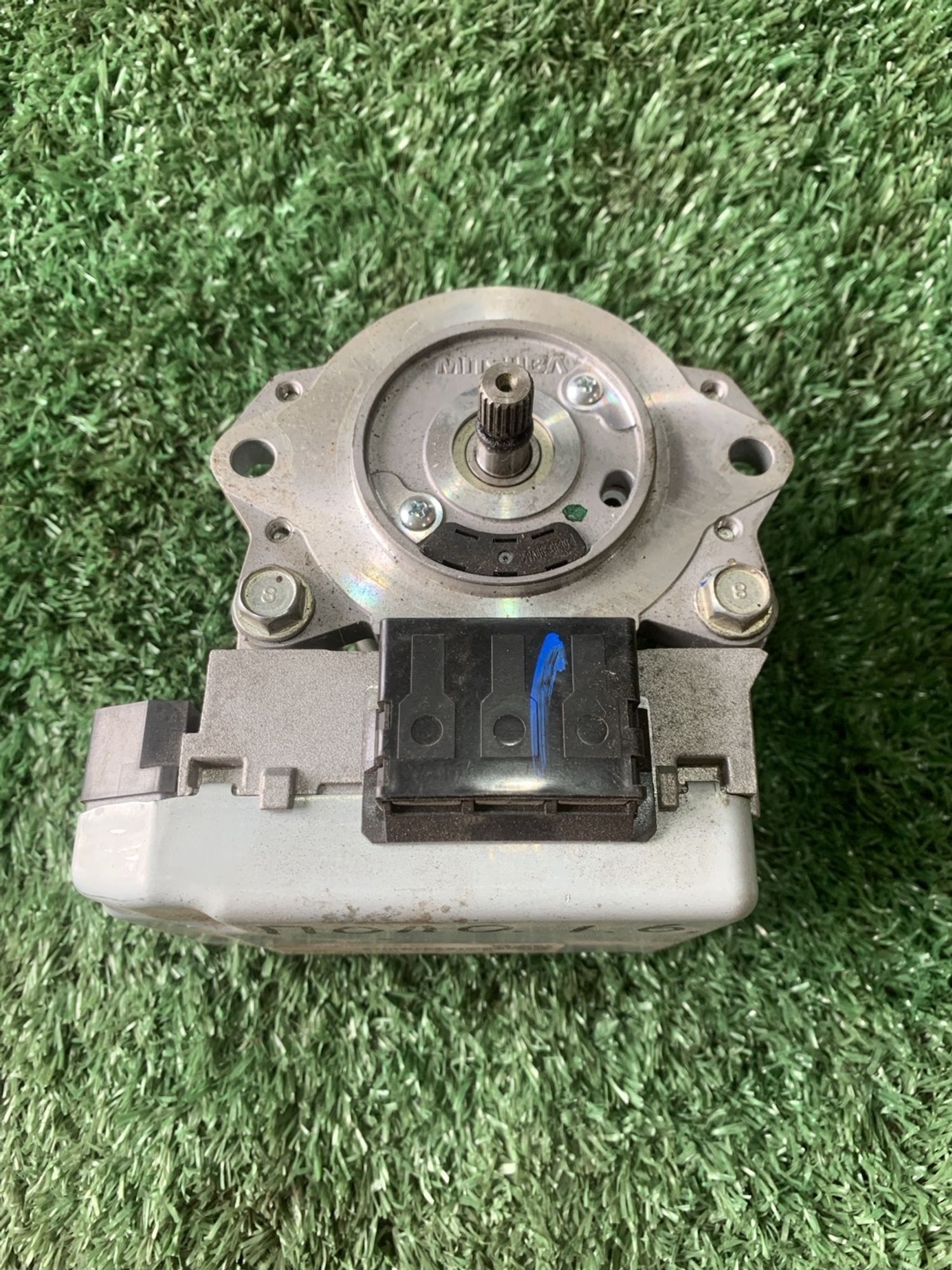 https://gcs.partsauto.market/rn-stockpro.appspot.com/thmbs/userImages/f92b14355489e3b224da6399a17e0798/part/ce722faa-2edf-44e6-b995-3e509da1046b_1750413730511.jpg