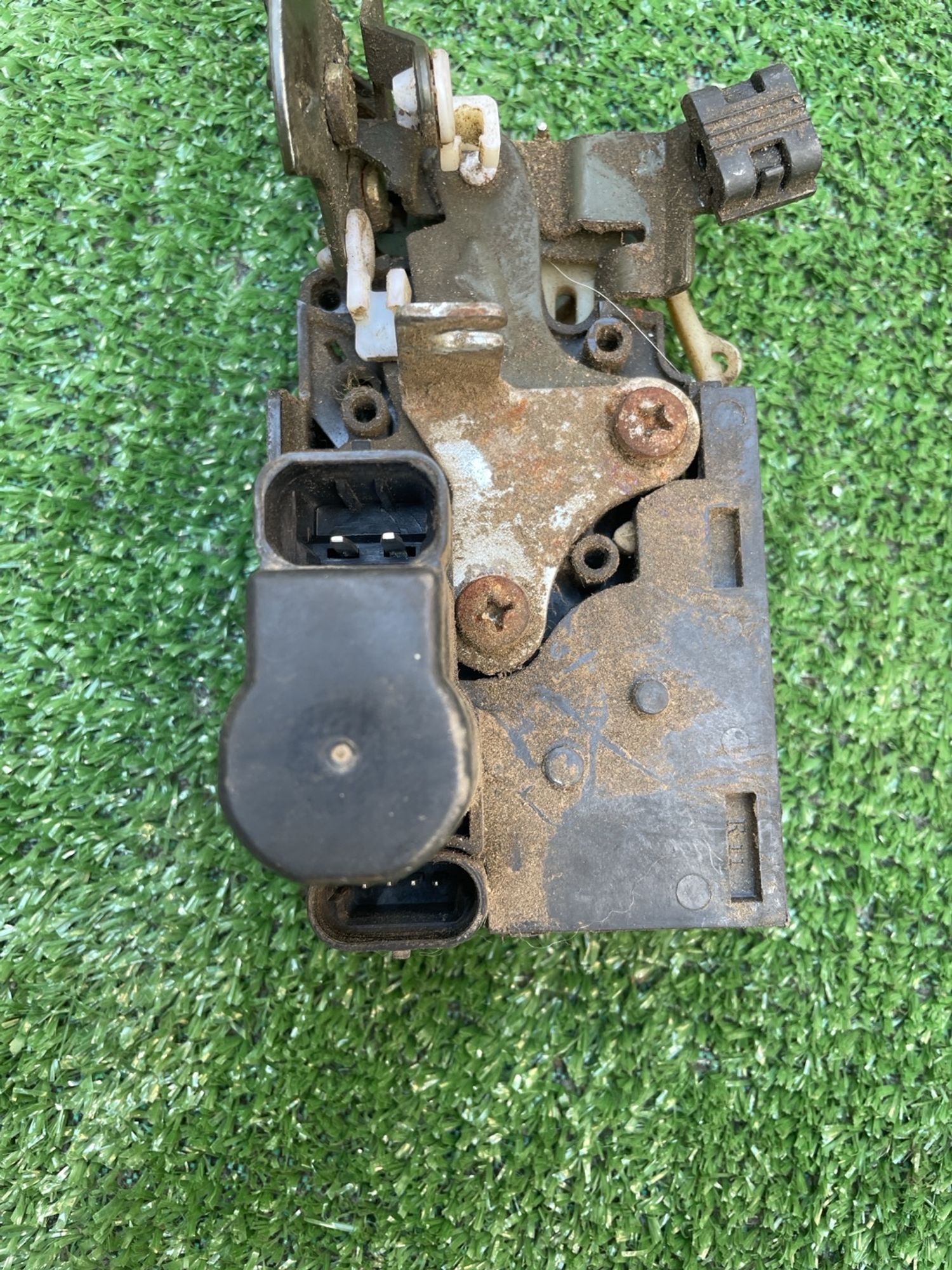 https://gcs.partsauto.market/rn-stockpro.appspot.com/thmbs/userImages/f92b14355489e3b224da6399a17e0798/part/d3e14bf9-eded-4f78-9aab-bf7d20097236_1747465869376.jpg