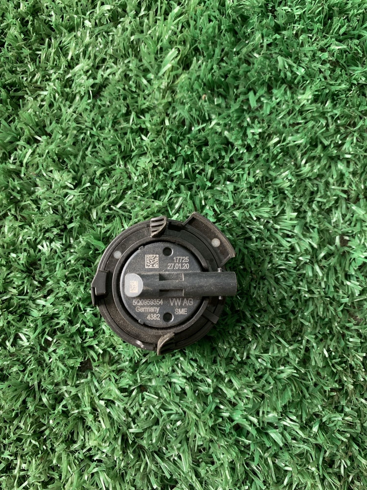 https://gcs.partsauto.market/rn-stockpro.appspot.com/thmbs/userImages/f92b14355489e3b224da6399a17e0798/part/df34d57b-b0ef-44a7-a1b9-20de5059f0bc_1750063895008.jpg