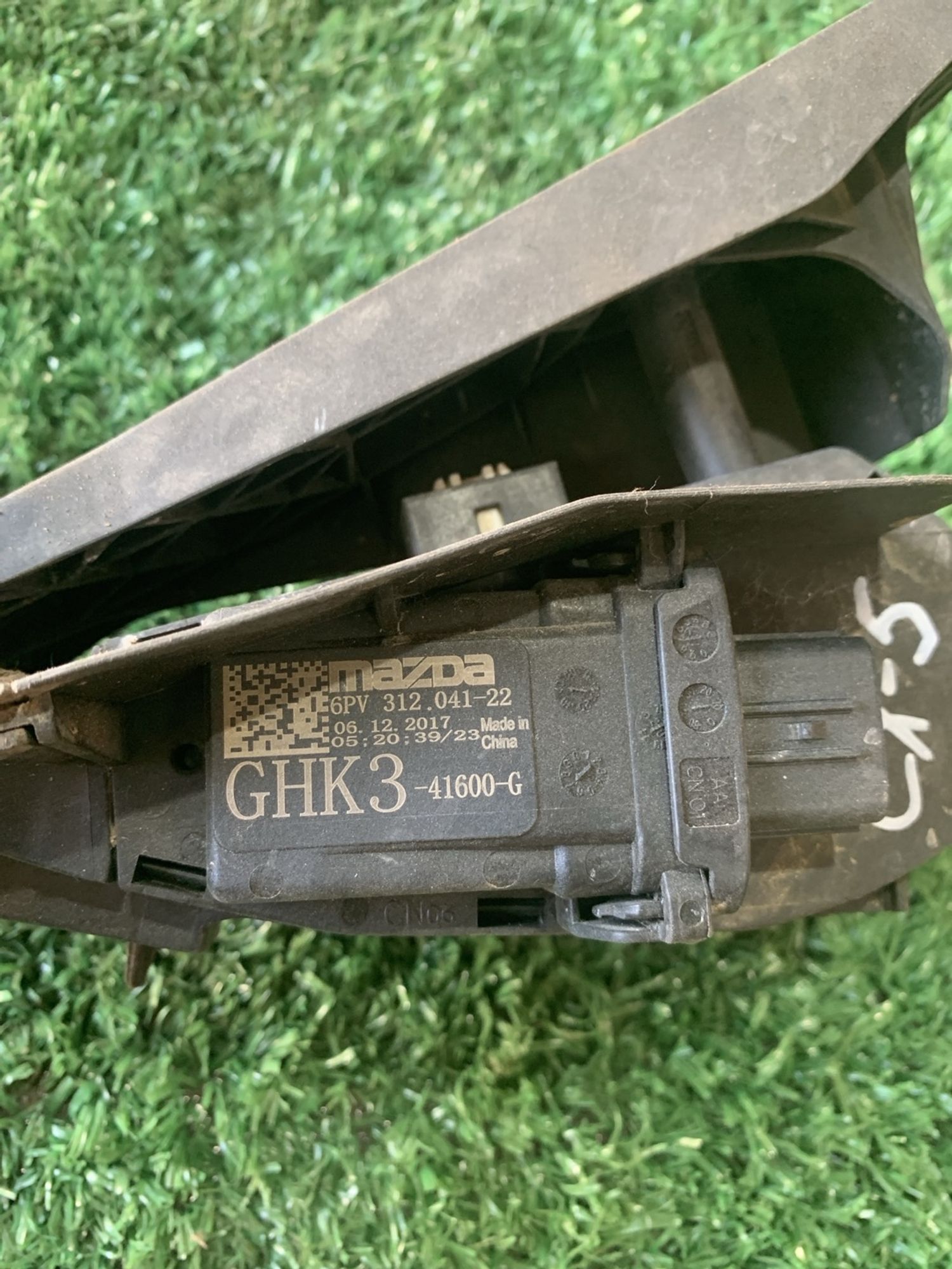 https://gcs.partsauto.market/rn-stockpro.appspot.com/thmbs/userImages/f92b14355489e3b224da6399a17e0798/part/e284b6d0-3d7b-405b-ba43-1ab680efc8c6_1749709574775.jpg