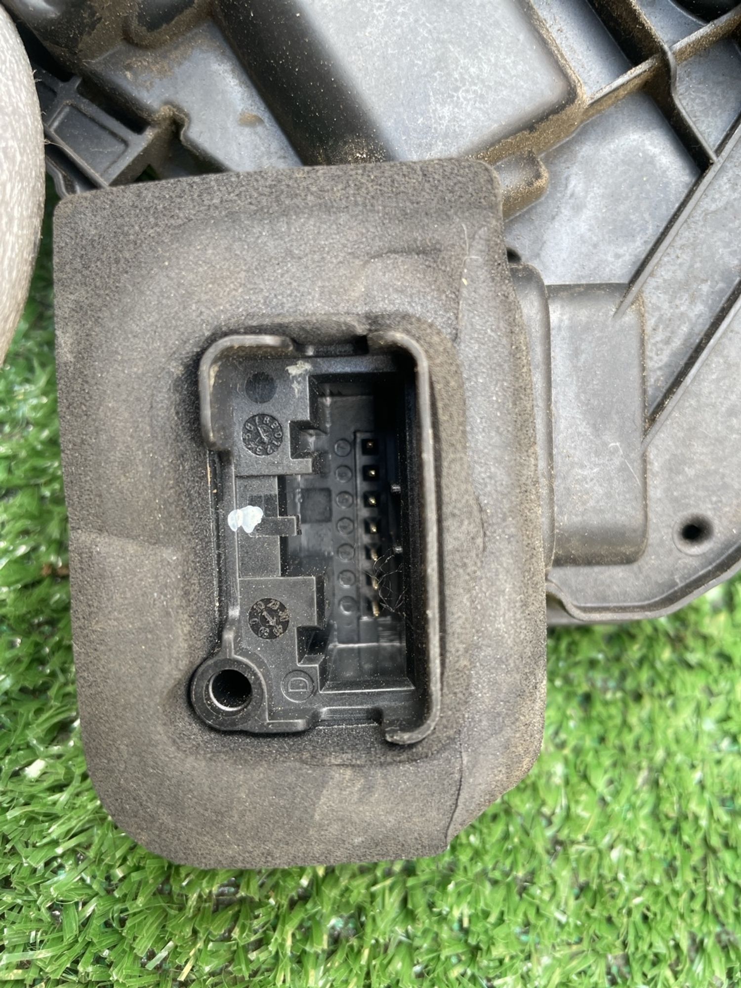 https://gcs.partsauto.market/rn-stockpro.appspot.com/thmbs/userImages/f92b14355489e3b224da6399a17e0798/part/ebc95ab4-b8e6-460d-8523-9b741dce5501_1747465897587.jpg