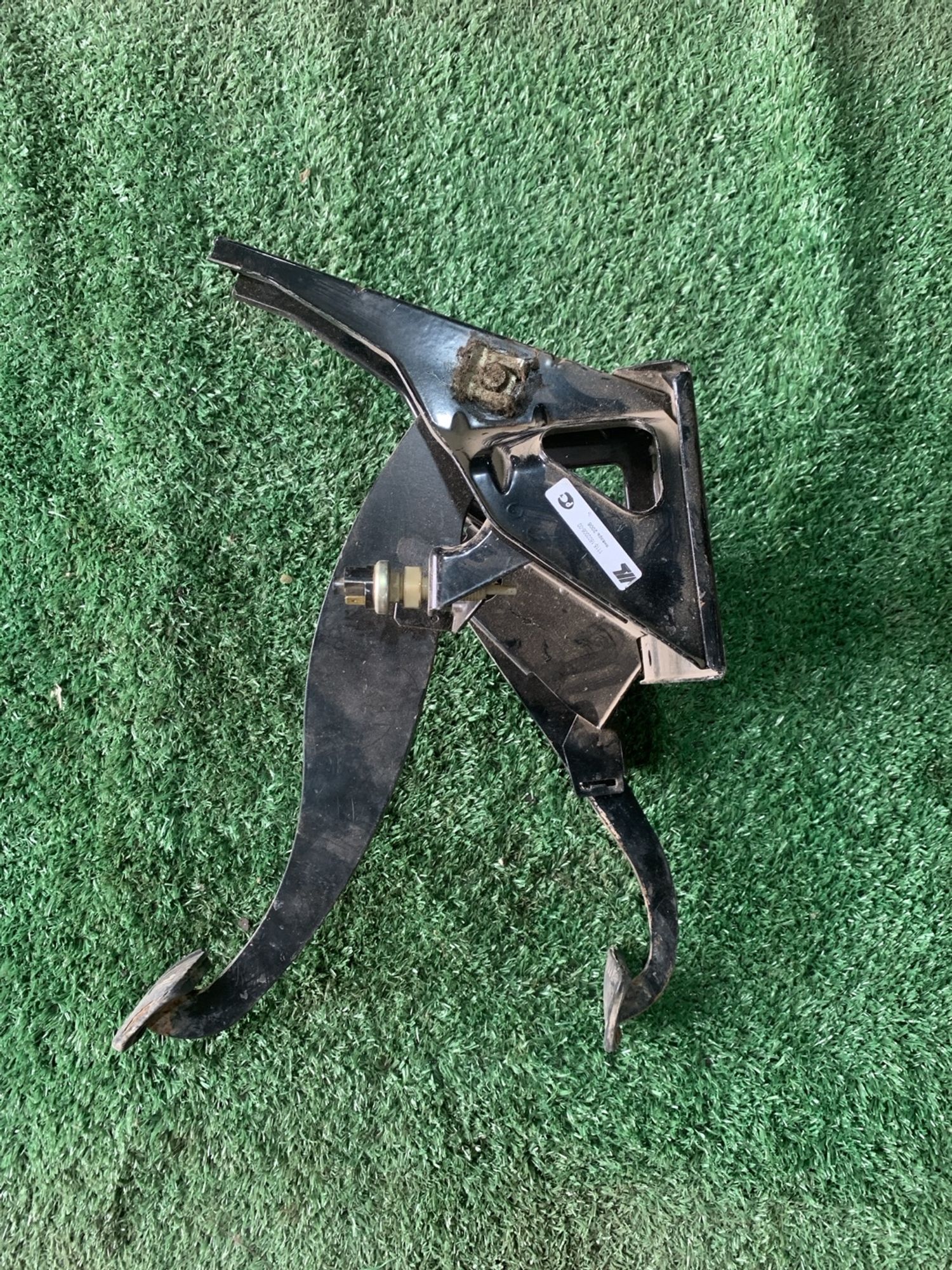 https://gcs.partsauto.market/rn-stockpro.appspot.com/thmbs/userImages/f92b14355489e3b224da6399a17e0798/part/f7eb4aae-b871-496c-b2bf-0e231b002992_1749723692405.jpg