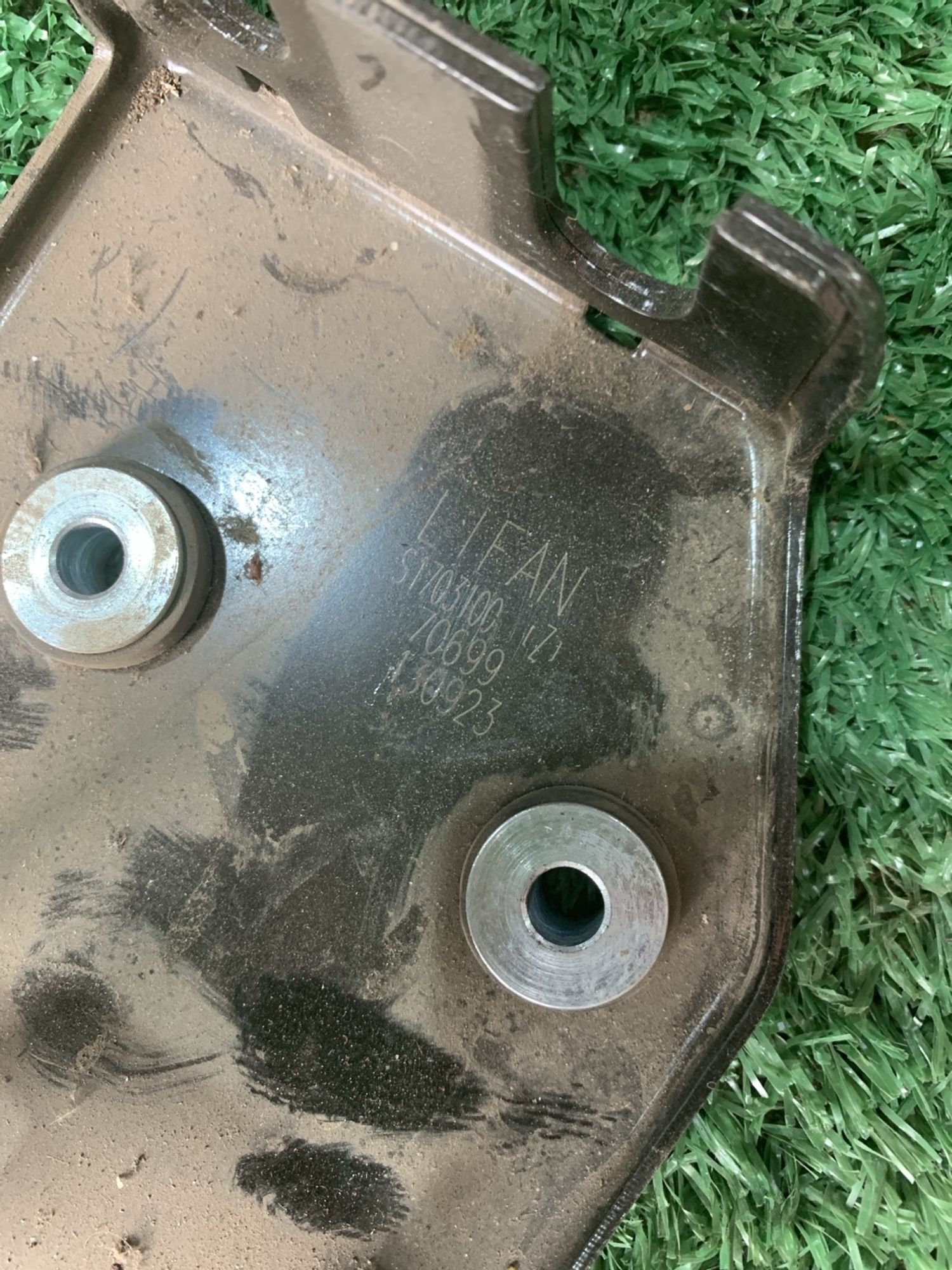 https://gcs.partsauto.market/rn-stockpro.appspot.com/thmbs/userImages/f92b14355489e3b224da6399a17e0798/part/fc1c936b-7517-43f3-a01d-bb7a1fb9343a_1749039531040.jpg