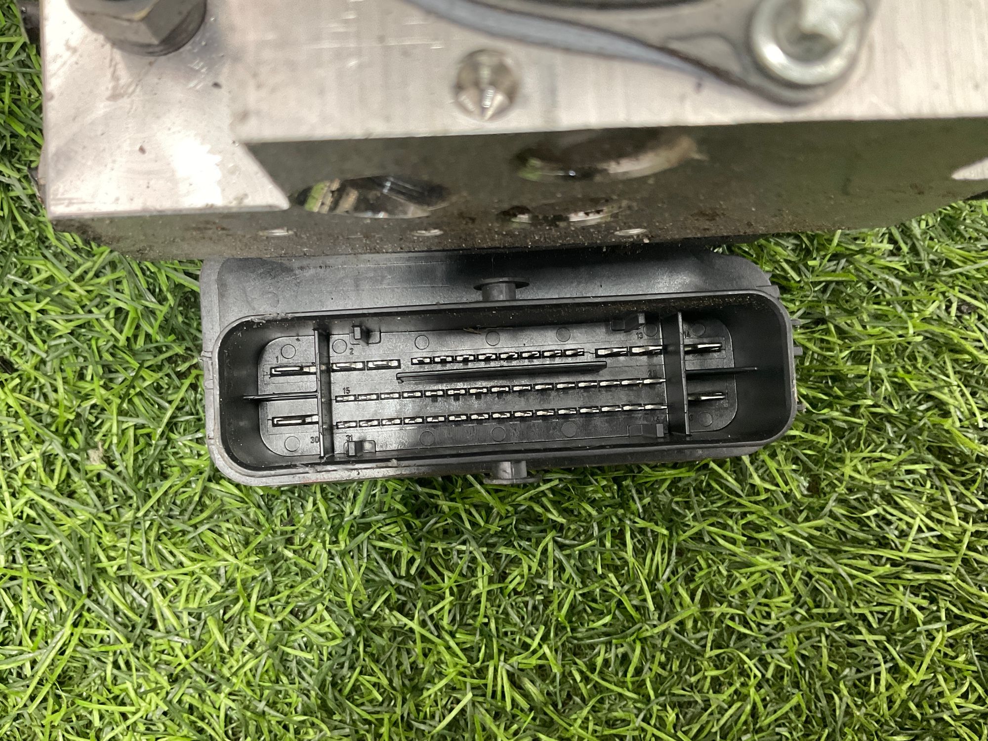 https://gcs.partsauto.market/rn-stockpro.appspot.com/thmbs/userImages/h353NjtZg3VDP19b5HMt7LlpbQ93/part/04e83fb1-ce31-4d81-b938-bfe661f2bfbe_1742826748677.jpg