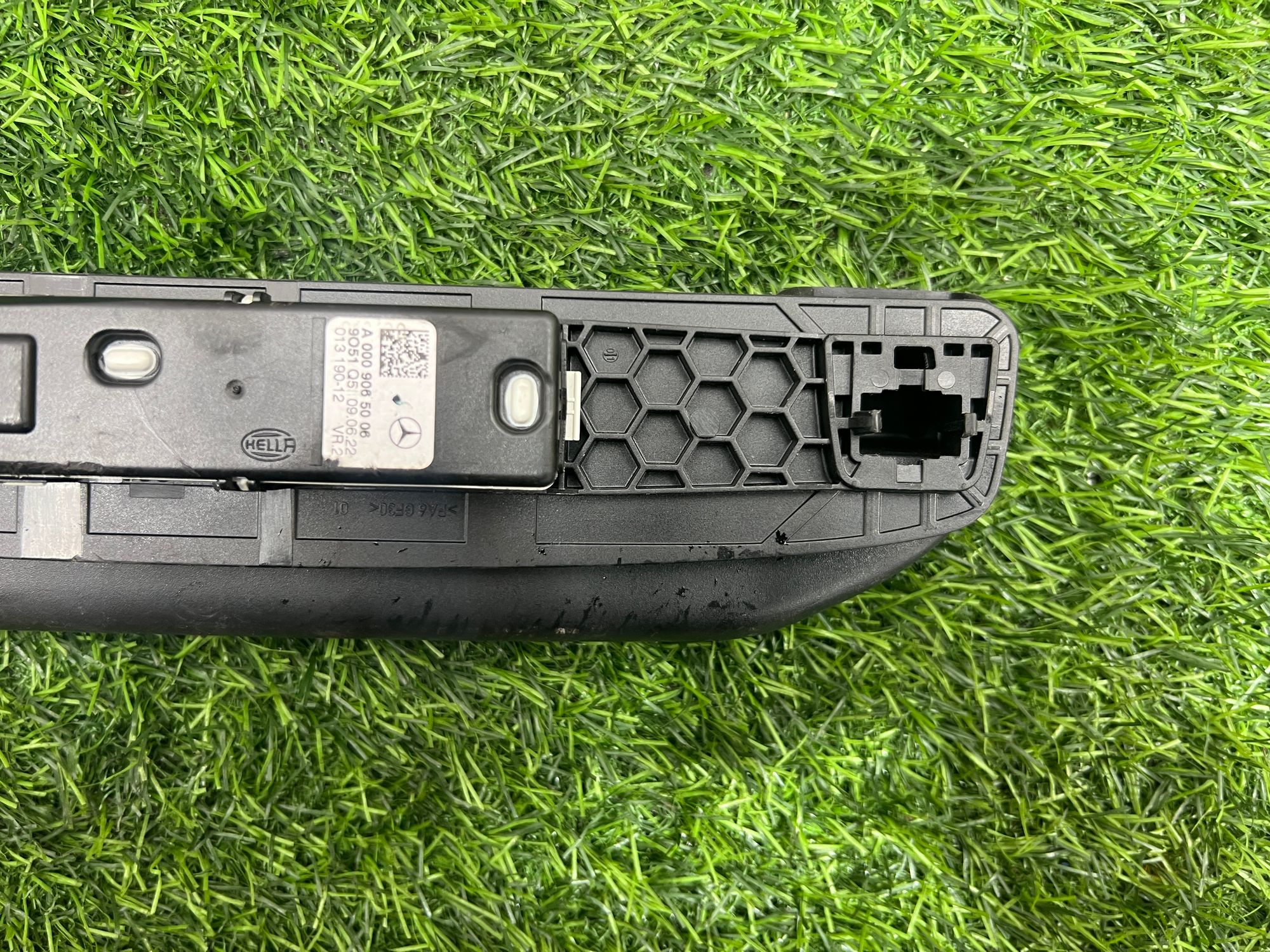 https://gcs.partsauto.market/rn-stockpro.appspot.com/thmbs/userImages/h353NjtZg3VDP19b5HMt7LlpbQ93/part/052283bd-c564-4899-a1d4-fbc116525b41_1734164290483.jpg
