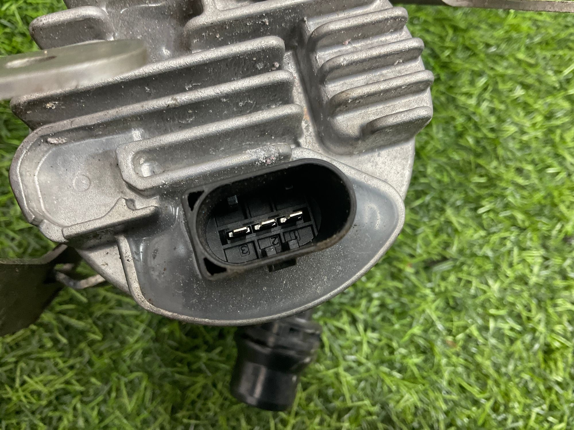 https://gcs.partsauto.market/rn-stockpro.appspot.com/thmbs/userImages/h353NjtZg3VDP19b5HMt7LlpbQ93/part/0704237a-b7f7-4173-85b2-393f67f2062b_1742827017238.jpg
