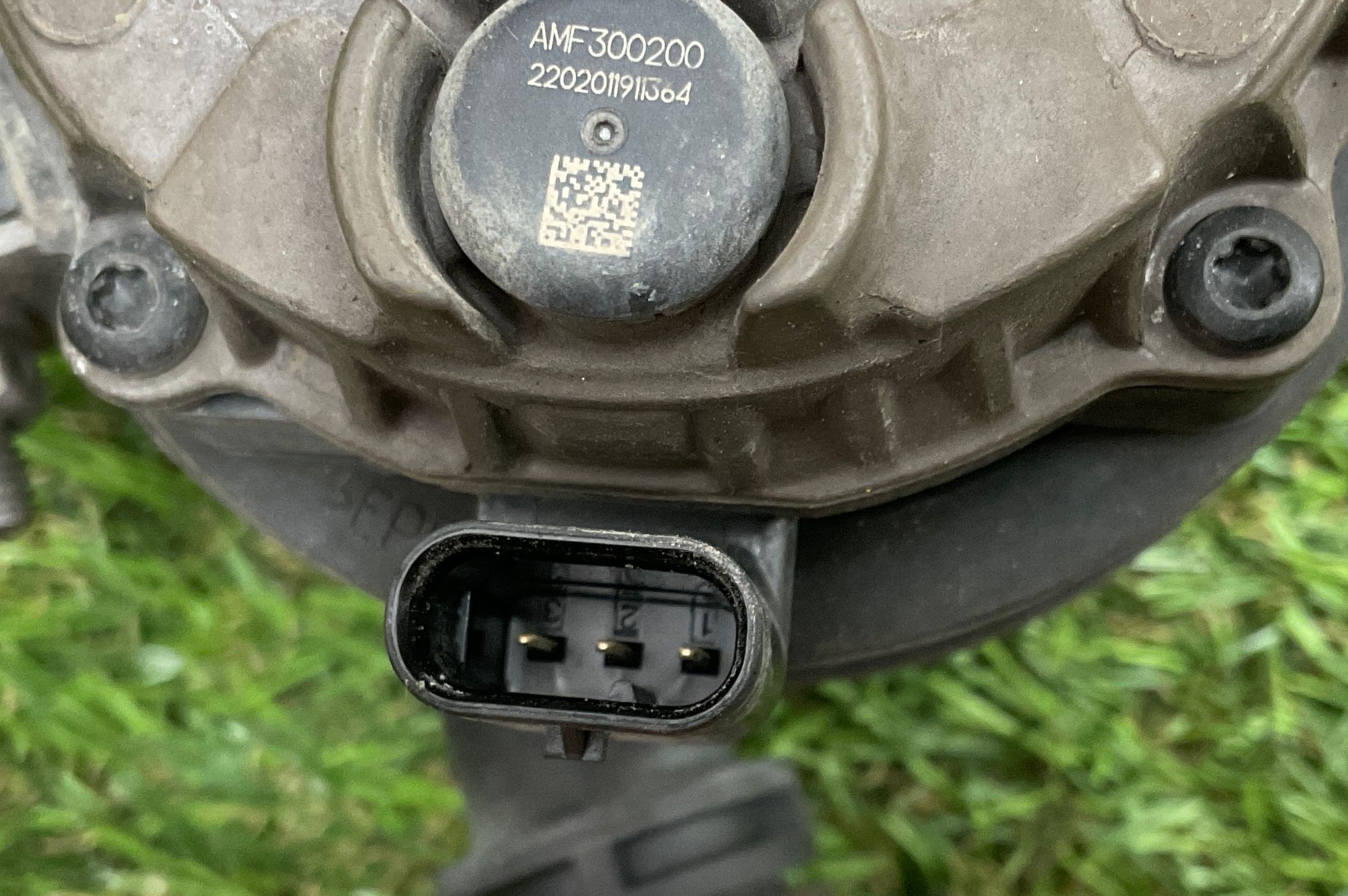 https://gcs.partsauto.market/rn-stockpro.appspot.com/thmbs/userImages/h353NjtZg3VDP19b5HMt7LlpbQ93/part/07346107-c553-4bf6-952c-6fc7b0a36481_1749123425992.jpg