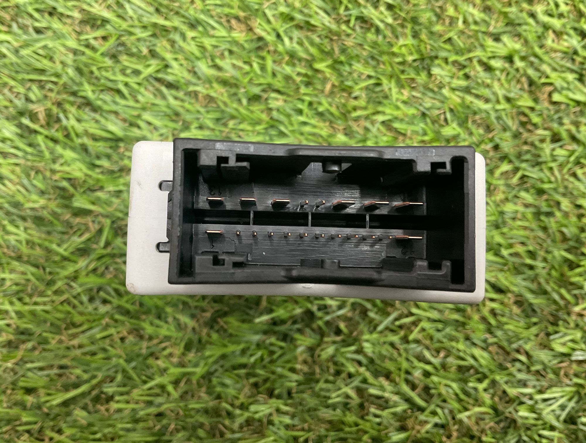 https://gcs.partsauto.market/rn-stockpro.appspot.com/thmbs/userImages/h353NjtZg3VDP19b5HMt7LlpbQ93/part/08d5f710-8f37-4274-b7ff-997da99d5f53_1747907240561.jpg