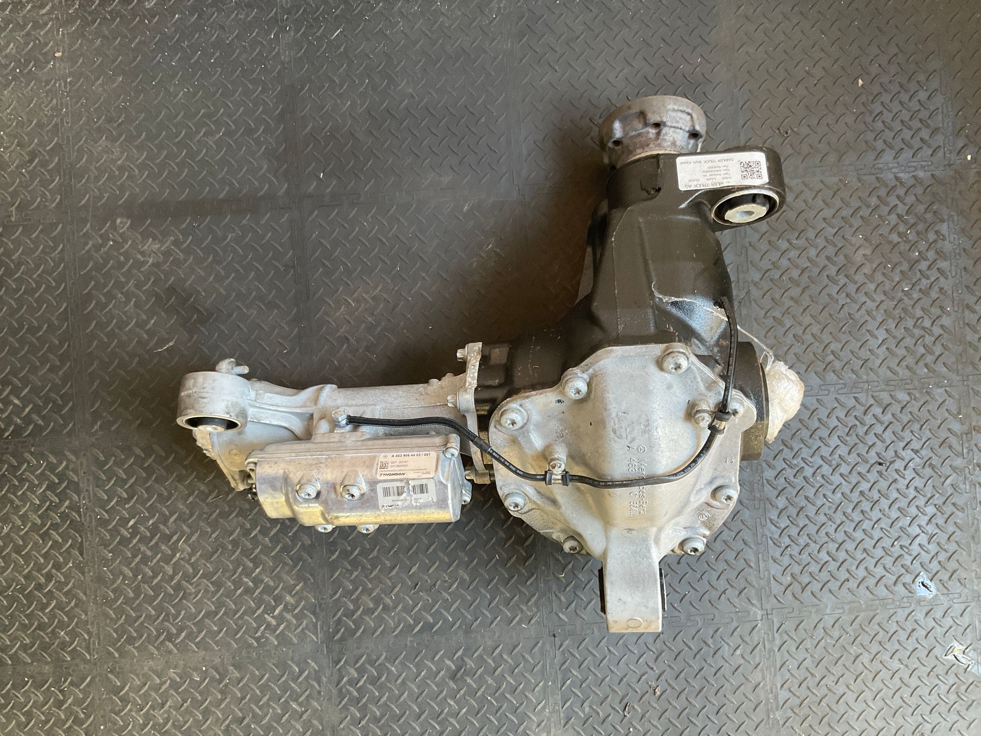 https://gcs.partsauto.market/rn-stockpro.appspot.com/thmbs/userImages/h353NjtZg3VDP19b5HMt7LlpbQ93/part/09e07d5a-9187-41b5-8b3e-8c33a39c92a4_1742630460813.jpg