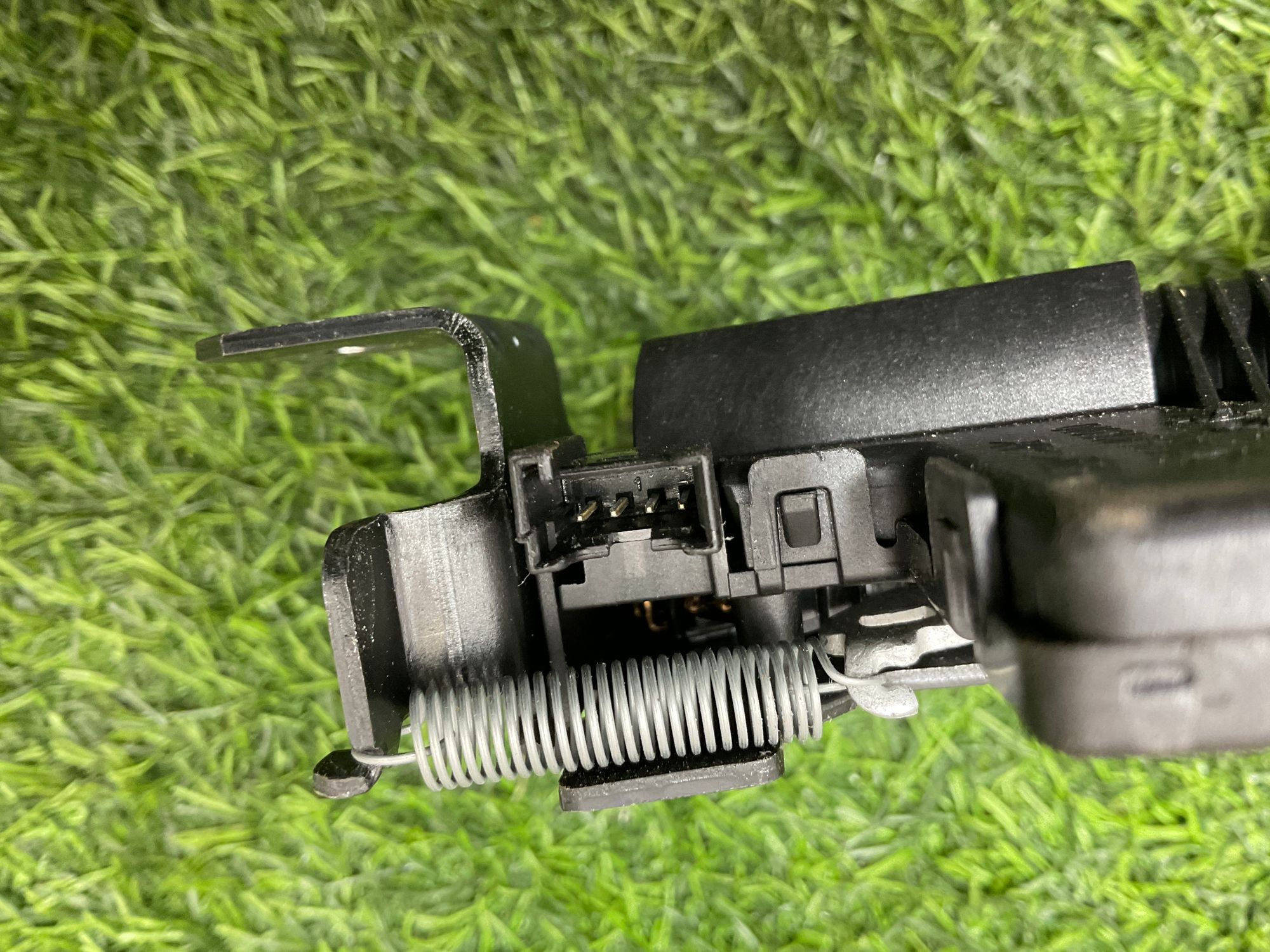 https://gcs.partsauto.market/rn-stockpro.appspot.com/thmbs/userImages/h353NjtZg3VDP19b5HMt7LlpbQ93/part/0cad3135-a0e9-4273-9af0-2d19d67dd765_1734449841486.jpg