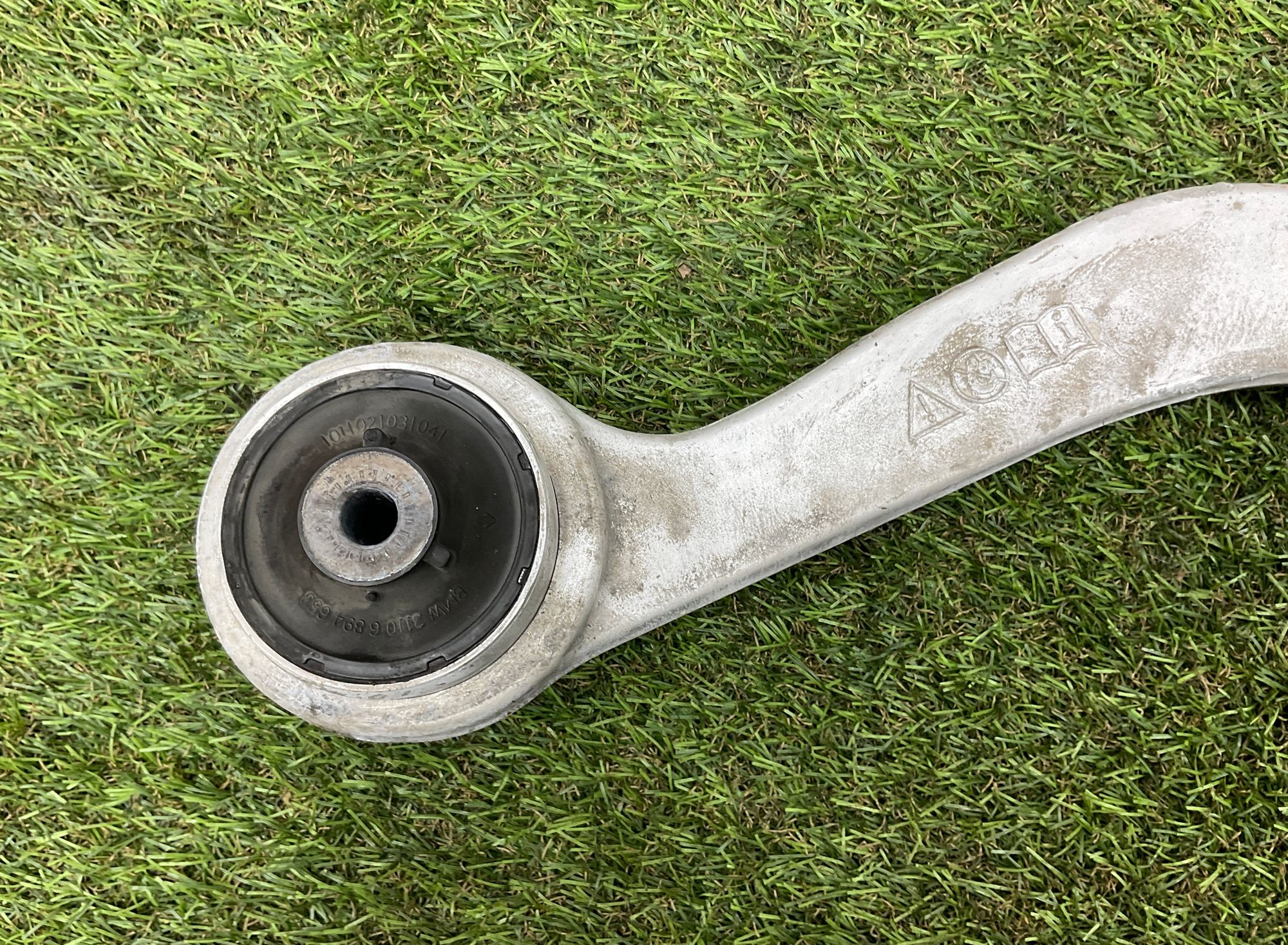 https://gcs.partsauto.market/rn-stockpro.appspot.com/thmbs/userImages/h353NjtZg3VDP19b5HMt7LlpbQ93/part/0cb24dc5-7642-460c-a032-eeb6a332ed63_1748594475804.jpg