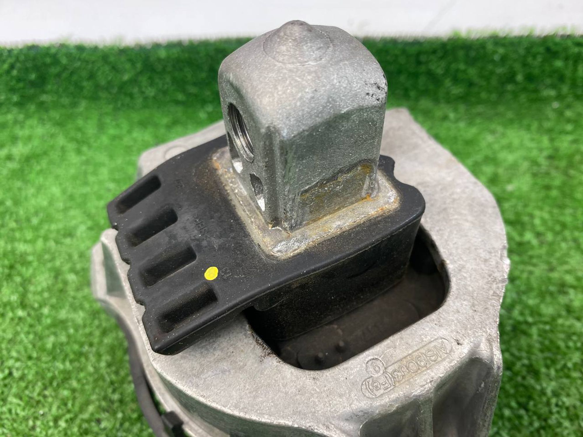 https://gcs.partsauto.market/rn-stockpro.appspot.com/thmbs/userImages/h353NjtZg3VDP19b5HMt7LlpbQ93/part/119e4349-0e6a-49bd-b53f-f4bc1b0f7ebd_1746714453766.jpg