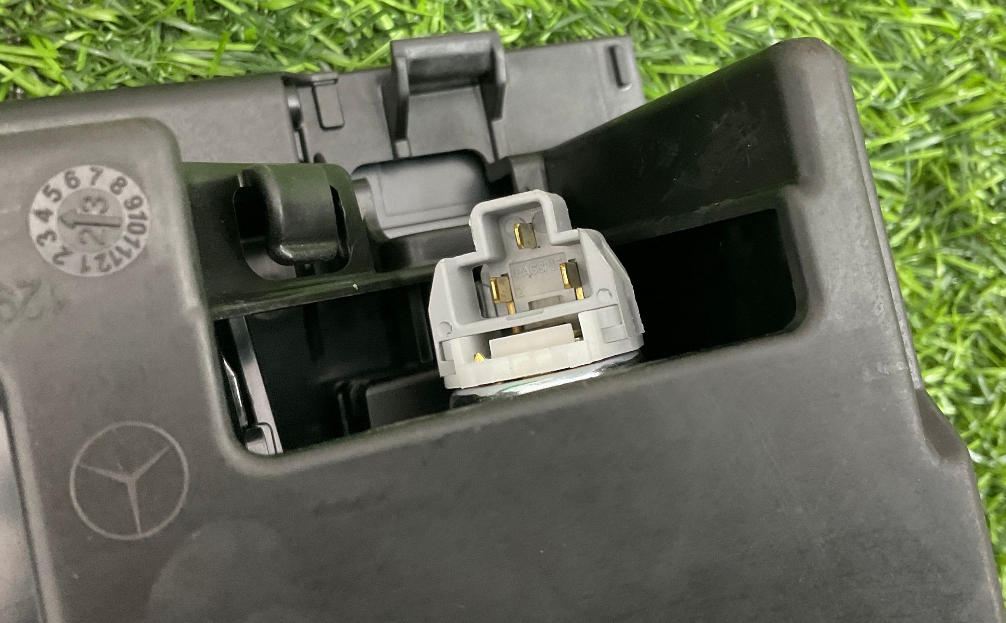 https://gcs.partsauto.market/rn-stockpro.appspot.com/thmbs/userImages/h353NjtZg3VDP19b5HMt7LlpbQ93/part/124f6191-183d-4233-a7fe-bdf2aa046805_1742479680049.jpg